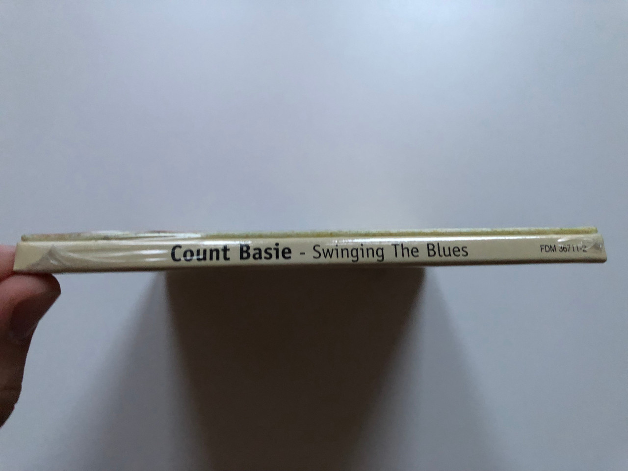 https://cdn10.bigcommerce.com/s-62bdpkt7pb/products/0/images/204773/Count_Basie_Swinging_The_Blues_Dreyfus_Jazz_Audio_CD_2000_FDM_36711-2_3__14029.1641484271.1280.1280.JPG?c=2&_gl=1*3fmx87*_ga*MjA2NTIxMjE2MC4xNTkwNTEyNTMy*_ga_WS2VZYPC6G*MTY0MTQ3NzcyMi4yNDkuMS4xNjQxNDg0MDYzLjIz