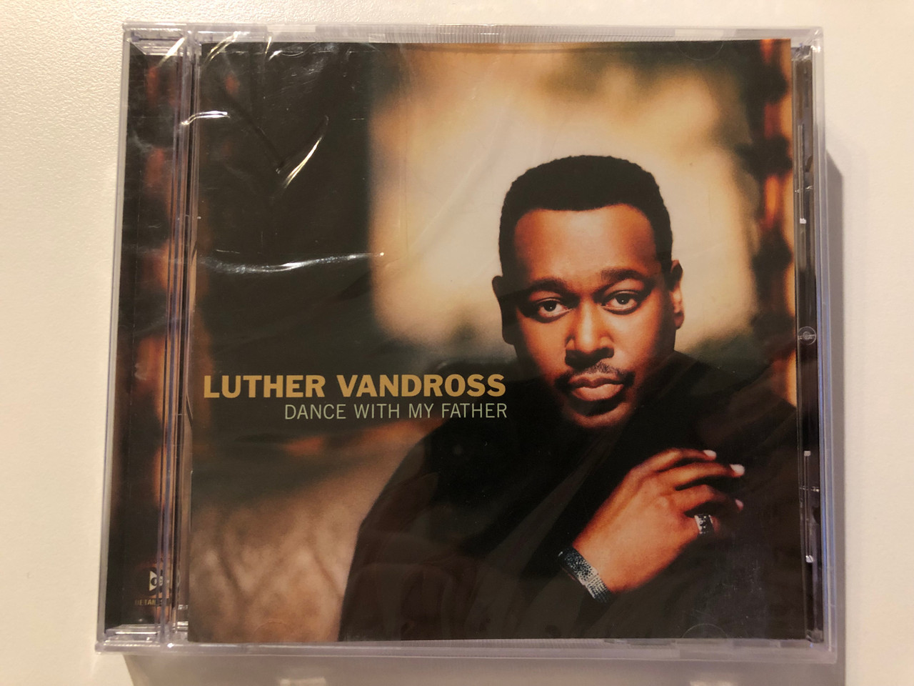 https://cdn10.bigcommerce.com/s-62bdpkt7pb/products/0/images/204881/Luther_Vandross_Dance_With_My_Father_J_Records_Audio_CD_2003_82876_54073_2_1__25028.1641534954.1280.1280.JPG?c=2&_gl=1*1n6c8u*_ga*MjA2NTIxMjE2MC4xNTkwNTEyNTMy*_ga_WS2VZYPC6G*MTY0MTUzNDM0OS4yNTEuMS4xNjQxNTM0ODY4LjQ0