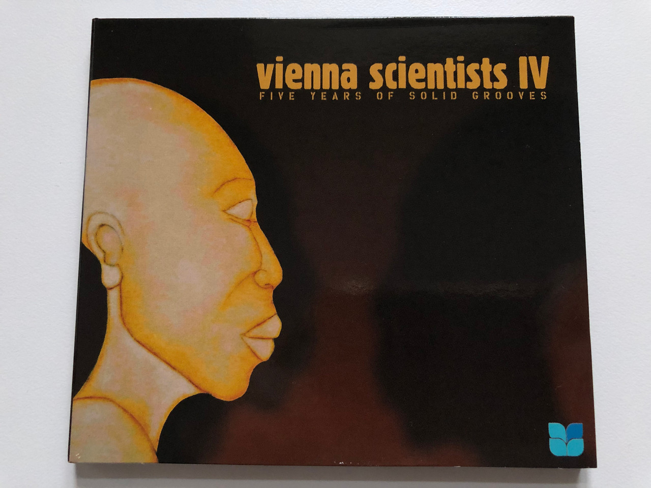 https://cdn10.bigcommerce.com/s-62bdpkt7pb/products/0/images/204960/Vienna_Scientists_IV_Five_Years_Of_Solid_Grooves_Vienna_Scientists_Recordings_Audio_CD_2004_VIE_016_CD_1__06662.1641542277.1280.1280.JPG?c=2&_gl=1*33ezh8*_ga*MjA2NTIxMjE2MC4xNTkwNTEyNTMy*_ga_WS2VZYPC6G*MTY0MTUzNDM0OS4yNTEuMS4xNjQxNTQyMTY0LjE1