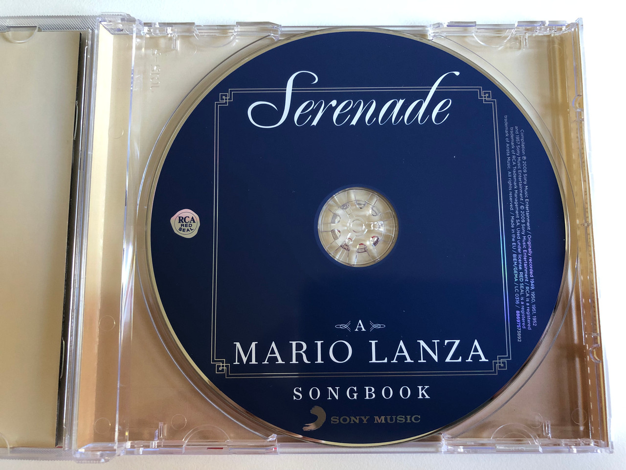 https://cdn10.bigcommerce.com/s-62bdpkt7pb/products/0/images/208109/Serenade_-_Mario_Lanza_-_Songbook_The_Ultimate_Collection_Featuring_7_Previously_Unreleased_Recordings_RCA_Red_Seal_Audio_CD_2009_88697573892_3__96306.1642659735.1280.1280.JPG?c=2&_gl=1*r6i08d*_ga*MjA2NTIxMjE2MC4xNTkwNTEyNTMy*_ga_WS2VZYPC6G*MTY0MjY1NTc3MC4yNjcuMS4xNjQyNjU5NTE2LjQy