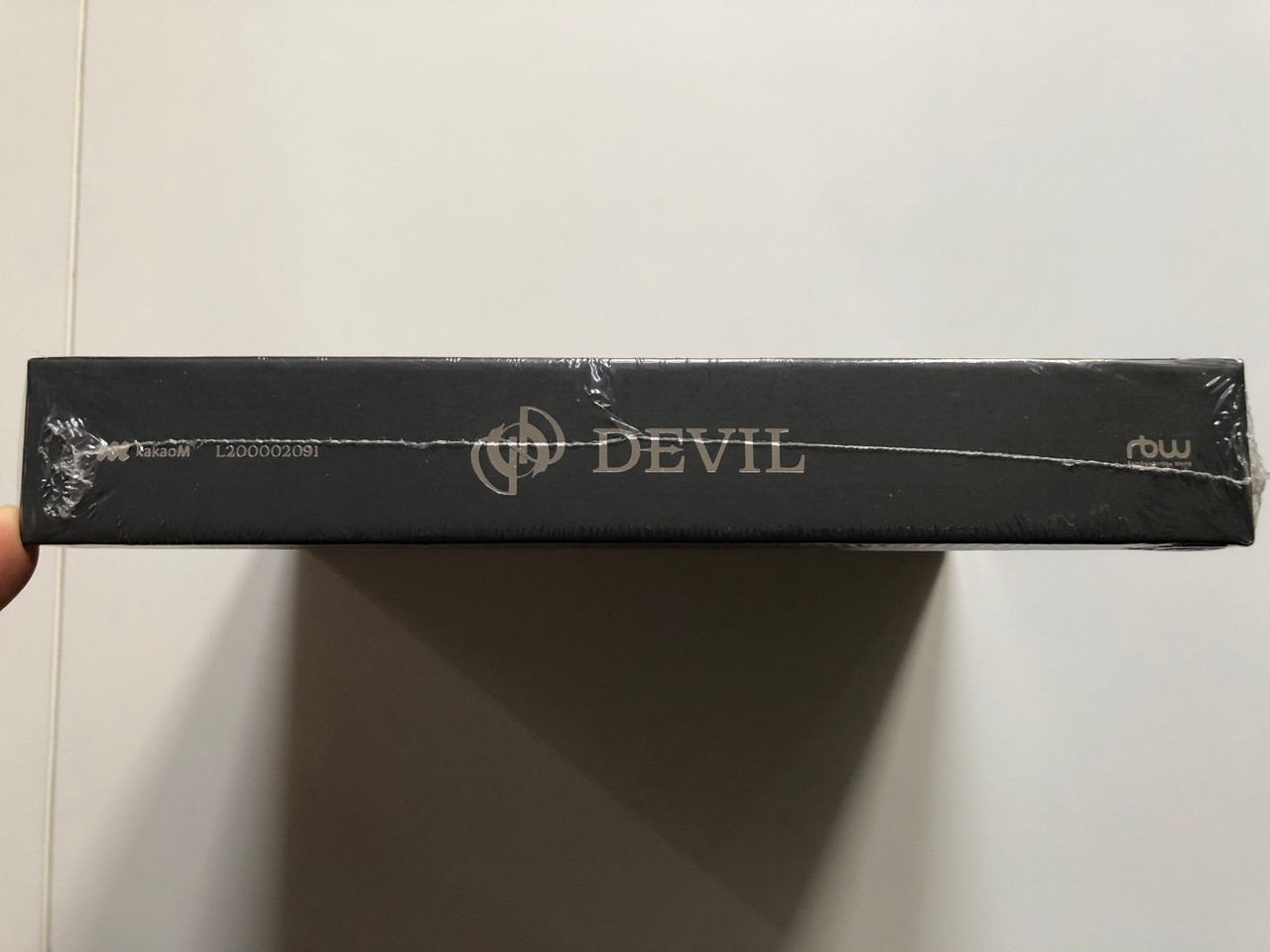 https://cdn10.bigcommerce.com/s-62bdpkt7pb/products/0/images/208612/Oneus_Devil_RBW_Inc._Audio_CD_2021_L200002091_3__67670.1643044567.1280.1280.JPG?c=2&_gl=1*1xnekge*_ga*MjA2NTIxMjE2MC4xNTkwNTEyNTMy*_ga_WS2VZYPC6G*MTY0MzAzMjA3MC4yNzEuMS4xNjQzMDQzNjg1LjMw