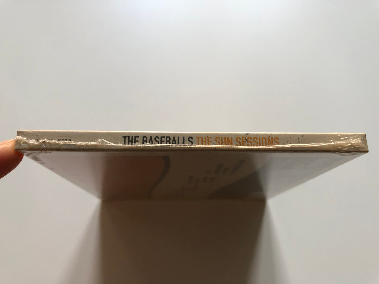 https://cdn10.bigcommerce.com/s-62bdpkt7pb/products/0/images/212995/The_Best_Of_The_Baseballs_The_Sun_Sessions_The_Ultimate_Collection_10th_Anniversary_11_Hits_4_New_Songs_Warner_Music_Group_Audio_CD_2017_5054197-8487-2-8_3__87188.1644819431.1280.1280.JPG?c=2&_gl=1*8jxtyi*_ga*MjA2NTIxMjE2MC4xNTkwNTEyNTMy*_ga_WS2VZYPC6G*MTY0NDgxNTg1OC4yODUuMS4xNjQ0ODE5MTI4LjQz