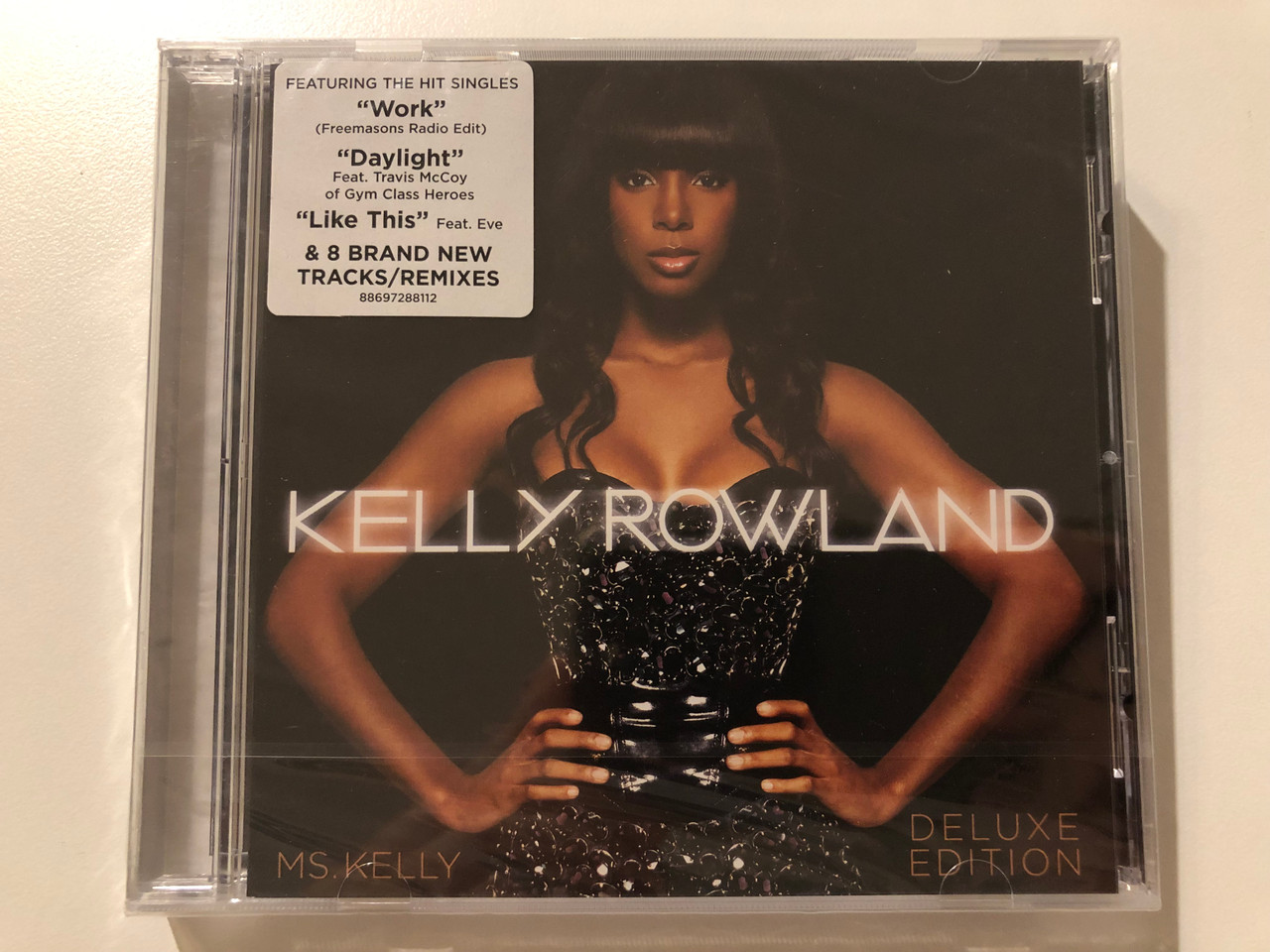 https://cdn10.bigcommerce.com/s-62bdpkt7pb/products/0/images/214317/Kelly_Rowland_Ms._Kelly_Deluxe_Edition_Featuring_The_Hit_Singles_Work_Freemasons_Radio_Edit_Daylight_Feat._Travis_McCoy_of_Gym_Class_Heroes_Like_This_Feat._Eve_Music_Worl_1__87121.1645809161.1280.1280.JPG?c=2&_gl=1*ncuyfl*_ga*MjA2NTIxMjE2MC4xNTkwNTEyNTMy*_ga_WS2VZYPC6G*MTY0NTgwNzUxNC4zMDMuMS4xNjQ1ODA4ODI1LjI0