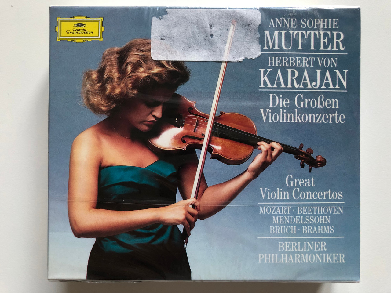 https://cdn10.bigcommerce.com/s-62bdpkt7pb/products/0/images/214469/Anne-Sophie_Mutter_Herbert_von_Karajan_-_Die_Groen_Violinkonzerte_Great_Violin_Concertos_-_Mozart_Beethoven_Mendelssohn_Bruch_Brahms_Berliner_Philharmoniker_Deutsche_Grammophon_4x_A_1__55636.1646064164.1280.1280.JPG?c=2&_gl=1*1ixpq83*_ga*MjA2NTIxMjE2MC4xNTkwNTEyNTMy*_ga_WS2VZYPC6G*MTY0NjA2MjU3Mi4zMDUuMS4xNjQ2MDYzOTIzLjM4