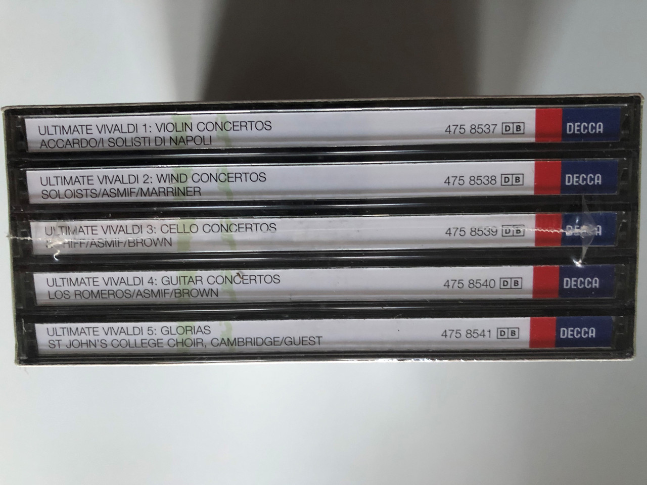 https://cdn10.bigcommerce.com/s-62bdpkt7pb/products/0/images/215355/Ultimate_Vivaldi_-_The_Essential_Masterpieces_Decca_5x_Audio_CD_2007_475_8536_4__65543.1646644571.1280.1280.JPG?c=2&_gl=1*1eclgtj*_ga*MjA2NTIxMjE2MC4xNTkwNTEyNTMy*_ga_WS2VZYPC6G*MTY0NjYzNjE3MC4zMTIuMS4xNjQ2NjQzNDE4LjQx