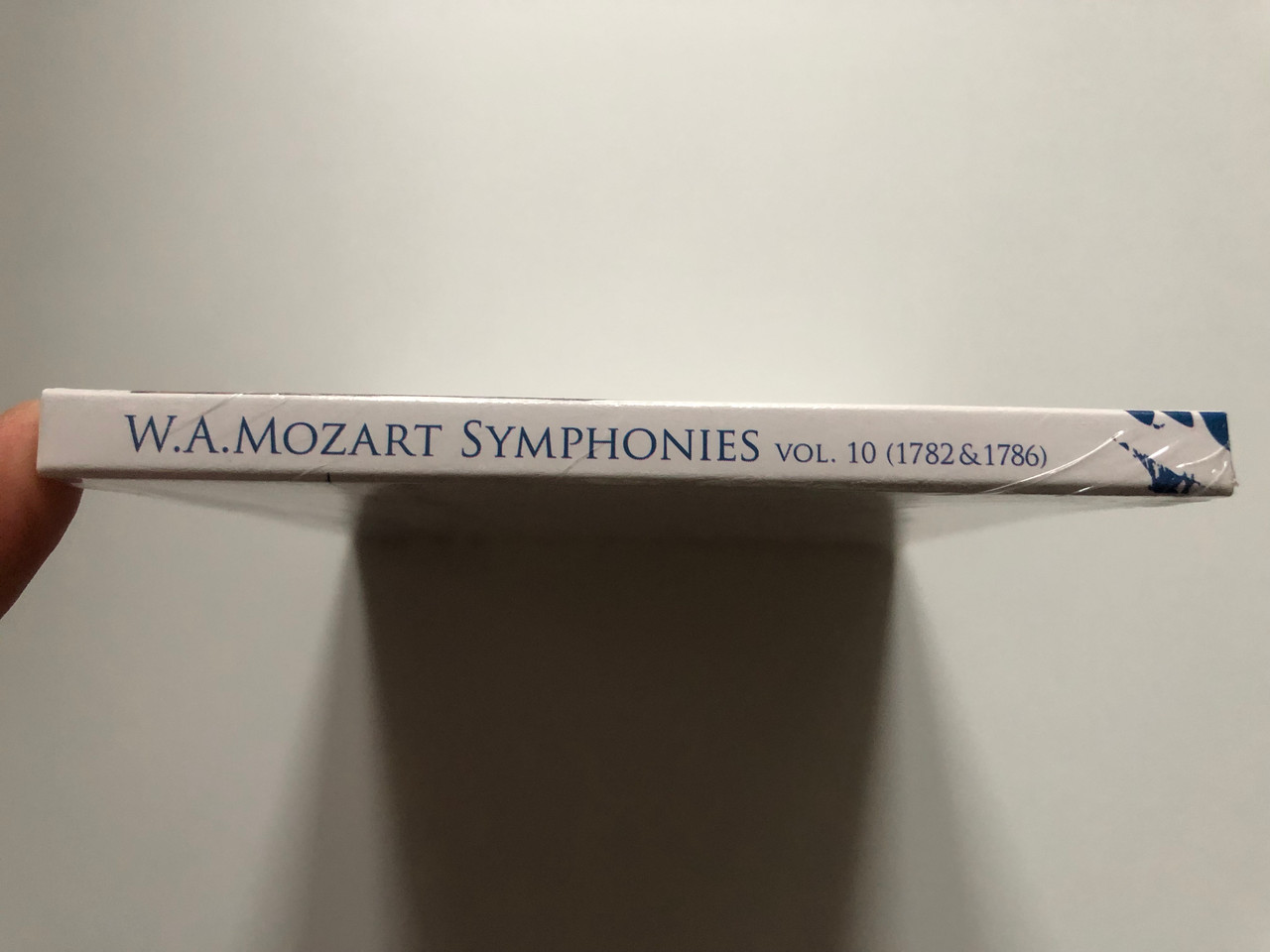 https://cdn10.bigcommerce.com/s-62bdpkt7pb/products/0/images/216063/Adam_Fischer_-_W.A.Mozart_Symphonies_Vol._10_1782-1786_The_Danish_National_Chamber_Orchestra_Dacapo_SACD_Hybrid_6_3__26873.1646973490.1280.1280.JPG?c=2&_gl=1*pmkqpd*_ga*MjA2NTIxMjE2MC4xNTkwNTEyNTMy*_ga_WS2VZYPC6G*MTY0Njk3MTIxOS4zMTguMS4xNjQ2OTczMTg3LjQ2