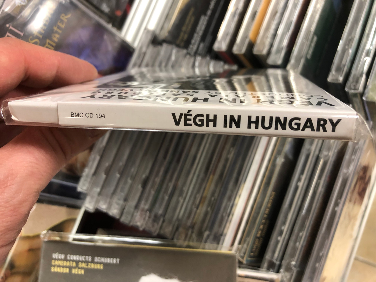 https://cdn10.bigcommerce.com/s-62bdpkt7pb/products/0/images/218343/Vegh_in_Hungary_-_Camerata_Salzburg_-_Conducted_by_Sandor_Vegh_Budapest_Music_Center_2x_Audio_CD_2012_BMC_CD_194_3__76584.1648145961.1280.1280.JPG?c=2&_gl=1*1kkamt8*_ga*MjA2NTIxMjE2MC4xNTkwNTEyNTMy*_ga_WS2VZYPC6G*MTY0ODEzMzQ0Mi4zMzIuMS4xNjQ4MTQ1OTU3LjYw