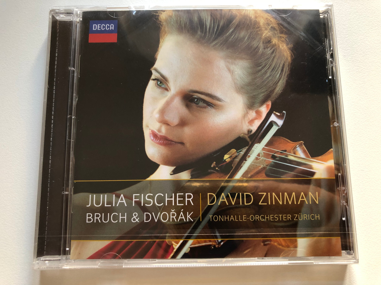https://cdn10.bigcommerce.com/s-62bdpkt7pb/products/0/images/218348/Julia_Fischer_-_Bruch_Dvok_Violin_Concertos_David_Zinman_Tonhalle-Orchester_Zrich_Decca_Audio_CD_2013_478_3544_1__49455.1648146870.1280.1280.JPG?c=2&_gl=1*6dffvi*_ga*MjA2NTIxMjE2MC4xNTkwNTEyNTMy*_ga_WS2VZYPC6G*MTY0ODEzMzQ0Mi4zMzIuMS4xNjQ4MTQ2ODk0LjYw