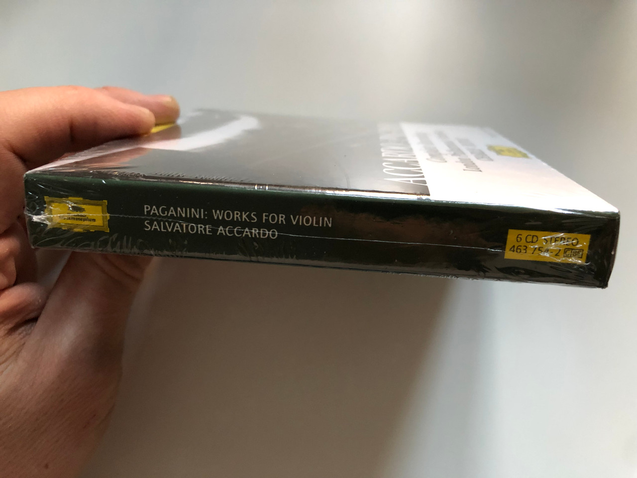 https://cdn10.bigcommerce.com/s-62bdpkt7pb/products/0/images/218918/Accardo_Plays_Paganini_-_Complete_Recordings_London_Philharmonic_Orchestra_Charles_Dutoit_Collectors_Edition_Deutsche_Grammophon_6x_Audio_CD_Box_Set_Stereo_463_754-2_3__60485.1648524952.1280.1280.JPG?c=2&_gl=1*jddt76*_ga*MjA2NTIxMjE2MC4xNTkwNTEyNTMy*_ga_WS2VZYPC6G*MTY0ODUyMjY0NC4zMzUuMS4xNjQ4NTI0NzYzLjQ2