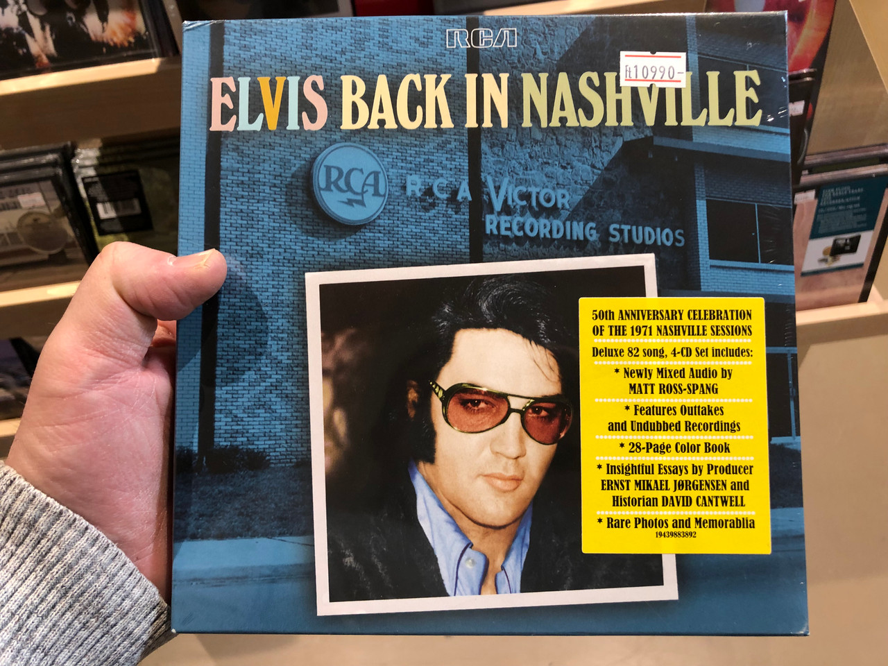 https://cdn10.bigcommerce.com/s-62bdpkt7pb/products/0/images/219930/Elvis_Back_In_Nashville_50th_anniversary_celebration_of_the_1971_nashville_sessions_Deluxe_82_song_4-CD_includes_Newly_Mixed_Audio_By_Matt_Ross-Spang_Features_Outtakes_and_Undubbed_Reco_1__62876.1648704112.1280.1280.JPG?c=2&_gl=1*1pvnetl*_ga*MjA2NTIxMjE2MC4xNTkwNTEyNTMy*_ga_WS2VZYPC6G*MTY0ODcwMjQ5OS4zMzguMS4xNjQ4NzAzNzYzLjM4
