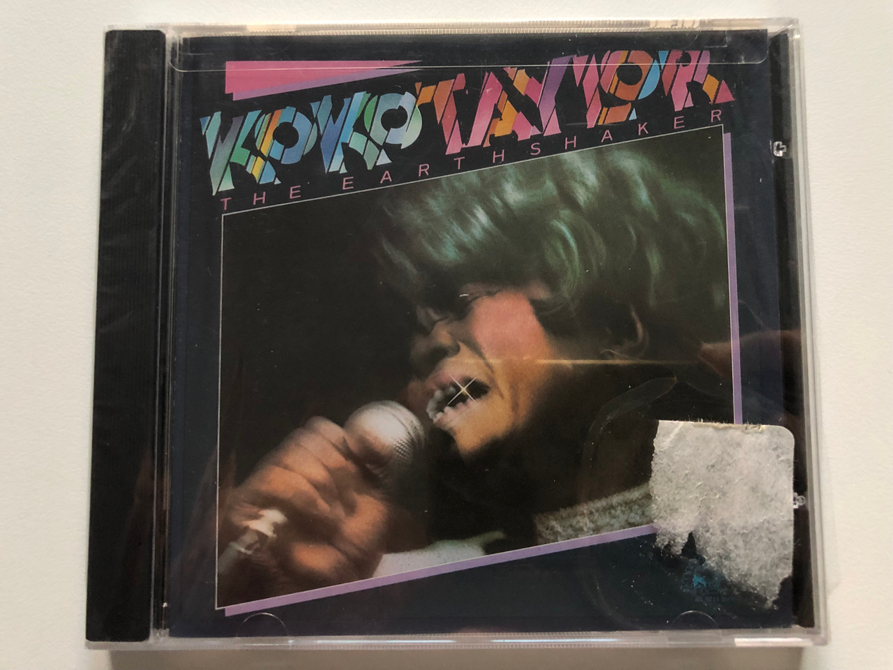 https://cdn10.bigcommerce.com/s-62bdpkt7pb/products/0/images/221038/Koko_Taylor_The_Earthshaker_Alligator_Records_Audio_CD_ALCD_4711_1__98451.1649338021.1280.1280.JPG?c=2&_gl=1*t5ppup*_ga*MjA2NTIxMjE2MC4xNTkwNTEyNTMy*_ga_WS2VZYPC6G*MTY0OTMzNjIxNC4zNDYuMS4xNjQ5MzM4MDI5LjQ.