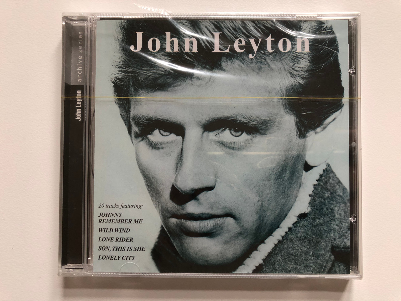 https://cdn10.bigcommerce.com/s-62bdpkt7pb/products/0/images/221246/John_Leyton_Archive_Series_20_tracks_featuring_Johnny_Remember_Me_Wild_Wind_Lone_Rider_Son_This_Is_She_Lonely_City_Rialto_Audio_CD_1997_RMCD_207_1__43160.1649447478.1280.1280.JPG?c=2&_gl=1*ct4ak5*_ga*MjA2NTIxMjE2MC4xNTkwNTEyNTMy*_ga_WS2VZYPC6G*MTY0OTQ0NTg1NS4zNTIuMS4xNjQ5NDQ3MzE4LjQ5
