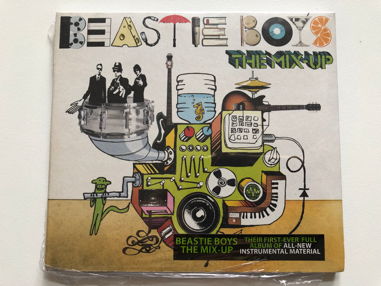 https://cdn10.bigcommerce.com/s-62bdpkt7pb/products/0/images/221305/Beastie_Boys_The_Mix-Up_Their_First-Ever_Full_Album_Of_All-New_Instrumental_Material_Capitol_Records_Audio_CD_2007_50999_5_00111_2_4_1__73303.1649661903.1280.1280.JPG?c=2&_gl=1*1oriydy*_ga*MjA2NTIxMjE2MC4xNTkwNTEyNTMy*_ga_WS2VZYPC6G*MTY0OTY1NzEzNy4zNTMuMS4xNjQ5NjYxNzI4LjUx