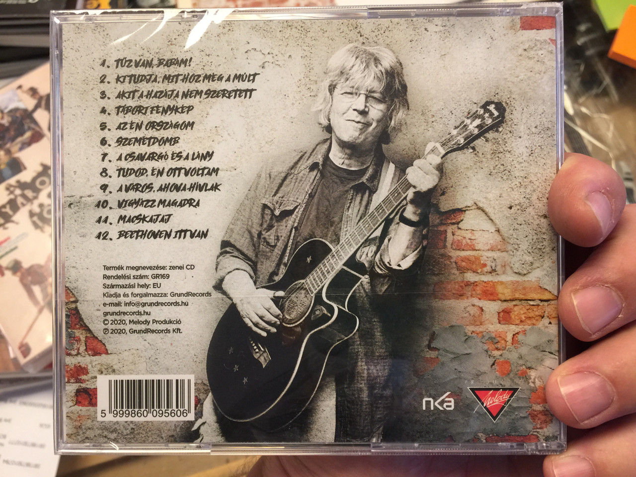 https://cdn10.bigcommerce.com/s-62bdpkt7pb/products/0/images/221340/Brdy_Jnos_Gz_Van_Babm_GrundRecords_Audio_CD_2020_GR169_2__94705.1649669515.1280.1280.JPG?c=2&_gl=1*kzj5xo*_ga*MjA2NTIxMjE2MC4xNTkwNTEyNTMy*_ga_WS2VZYPC6G*MTY0OTY1NzEzNy4zNTMuMS4xNjQ5NjY5Mzg5LjQ0