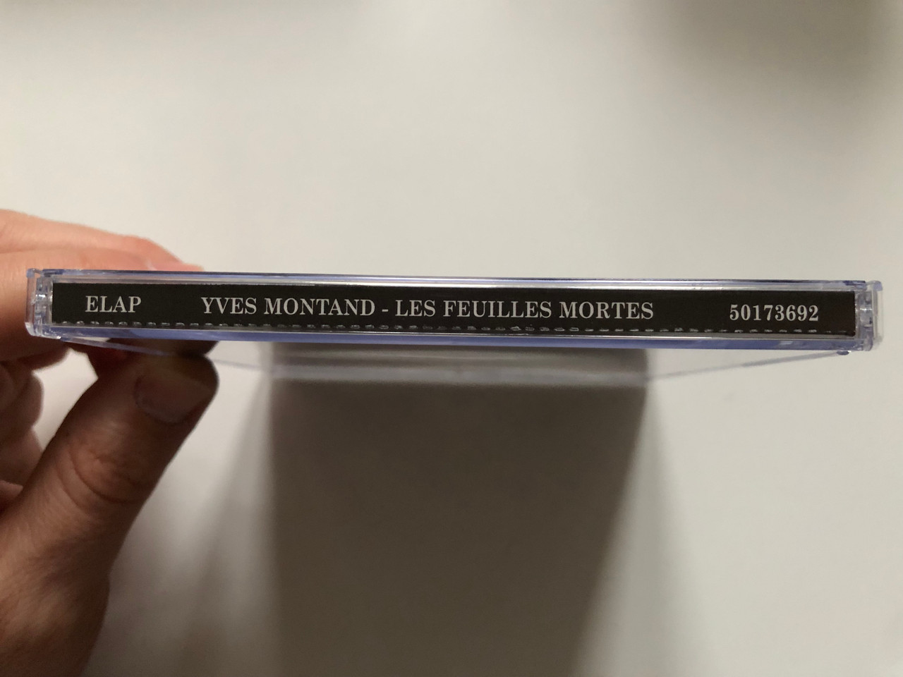 https://cdn10.bigcommerce.com/s-62bdpkt7pb/products/0/images/222106/Yves_Montand_Les_Feuilles_Mortes_Elap_Music_Audio_CD_2001_50173692_3__38313.1650027796.1280.1280.JPG?c=2&_gl=1*tovj7z*_ga*MjA2NTIxMjE2MC4xNTkwNTEyNTMy*_ga_WS2VZYPC6G*MTY1MDAyNzY2OS4zNTguMC4xNjUwMDI3NjY5LjYw