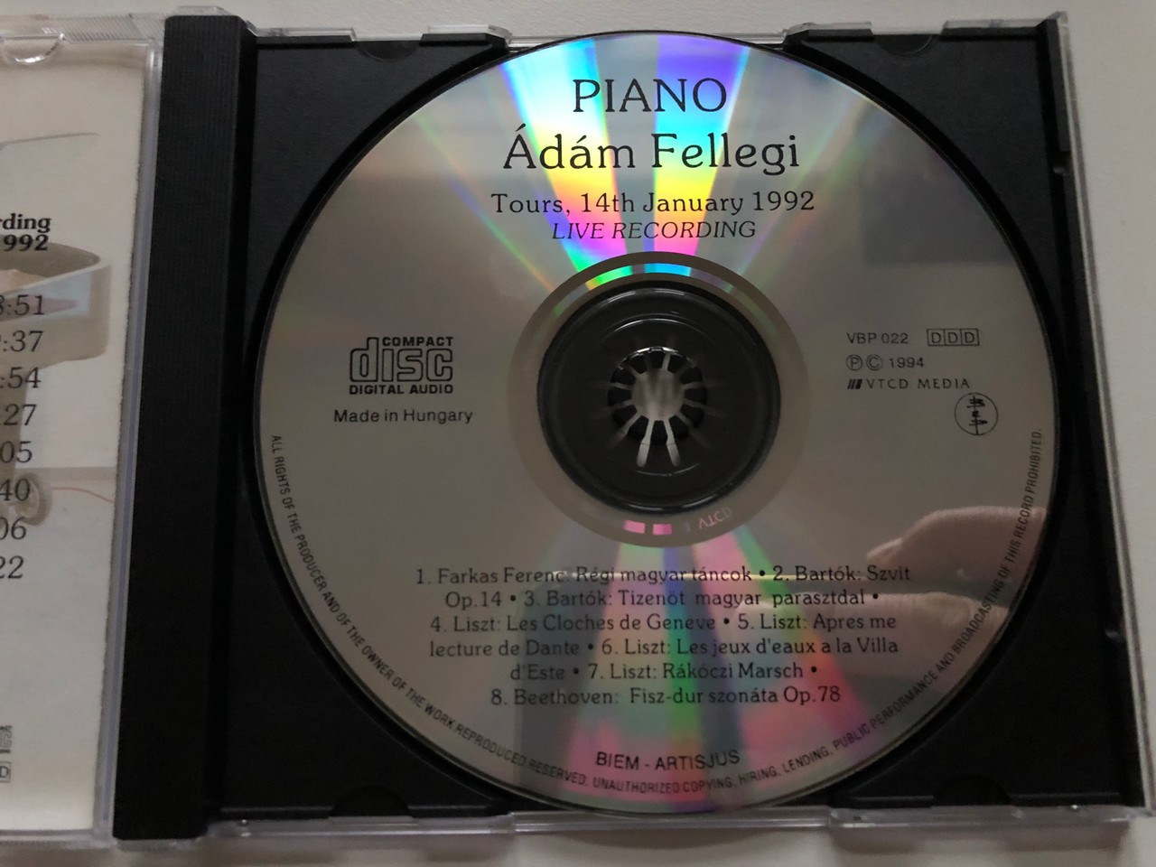 https://cdn10.bigcommerce.com/s-62bdpkt7pb/products/0/images/222132/dm_Fellegi_Piano_Live_Recording_VTCD_Media_Audio_CD_1994_VBP_022_4__19204.1650033673.1280.1280.JPG?c=2&_gl=1*yoeq3e*_ga*MjA2NTIxMjE2MC4xNTkwNTEyNTMy*_ga_WS2VZYPC6G*MTY1MDAyNzY2OS4zNTguMS4xNjUwMDMzMzAzLjQ5