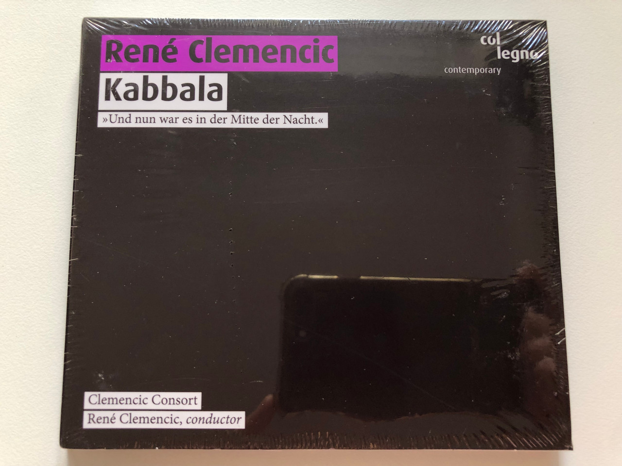 https://cdn10.bigcommerce.com/s-62bdpkt7pb/products/0/images/222167/Ren_Clemencic_Kabbala_Und_nun_war_es_in_der_Mitte_der_Nacht._Clemencic_Consort_Rene_Clemencic_-_conductor_Col_Legno_Audio_CD_2009_WWE_1CD_31861_1__17656.1650036273.1280.1280.JPG?c=2&_gl=1*1ti5jxy*_ga*MjA2NTIxMjE2MC4xNTkwNTEyNTMy*_ga_WS2VZYPC6G*MTY1MDAyNzY2OS4zNTguMS4xNjUwMDM2MTU2LjUz