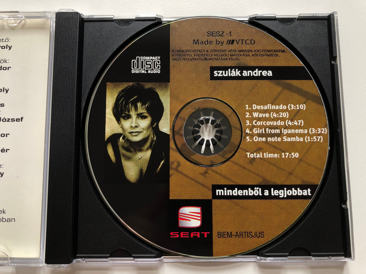 https://cdn10.bigcommerce.com/s-62bdpkt7pb/products/0/images/223221/Szulk_Andrea_Mindenbl_A_Legjobbat_Audio_CD_2000_SESZ-1_3__19998.1650481205.1280.1280.JPG?c=2&_gl=1*l7ewhv*_ga*MjA2NTIxMjE2MC4xNTkwNTEyNTMy*_ga_WS2VZYPC6G*MTY1MDQ3OTMwMi4zNjMuMS4xNjUwNDgxMDYyLjQz