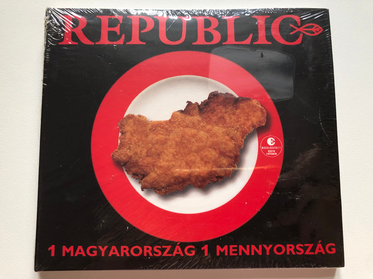 https://cdn10.bigcommerce.com/s-62bdpkt7pb/products/0/images/223939/Republic_1_Magyarorszg_1_Mennyorszg_EMI_Audio_CD_2005_3465602_1__59049.1650624734.1280.1280.JPG?c=2&_gl=1*hcpz91*_ga*MjA2NTIxMjE2MC4xNTkwNTEyNTMy*_ga_WS2VZYPC6G*MTY1MDYxODUyNi4zNjUuMS4xNjUwNjIyOTk0LjM3