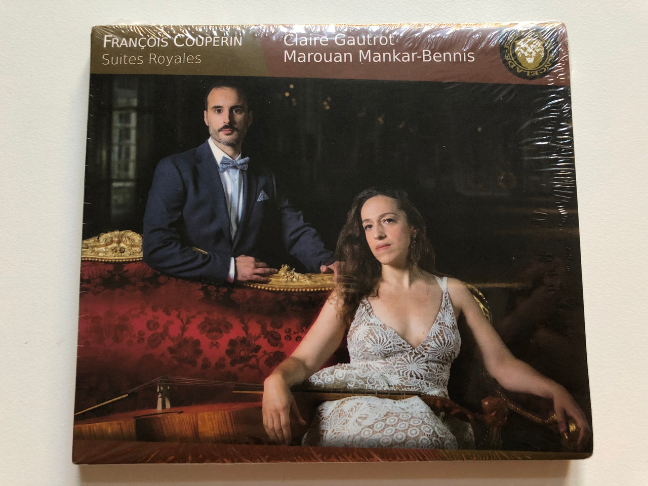 https://cdn10.bigcommerce.com/s-62bdpkt7pb/products/0/images/224812/Franois_Couperin_-_Suites_Royales_-_Claire_Gautrot_Marouan_Mankar-Bennis_LEncelade_Audio_CD_2020_ECL_1902_1__46127.1650965765.1280.1280.JPG?c=2&_gl=1*kxsjal*_ga*MjA2NTIxMjE2MC4xNTkwNTEyNTMy*_ga_WS2VZYPC6G*MTY1MDk1MTExOC4zNjkuMS4xNjUwOTY1NTE2LjUz
