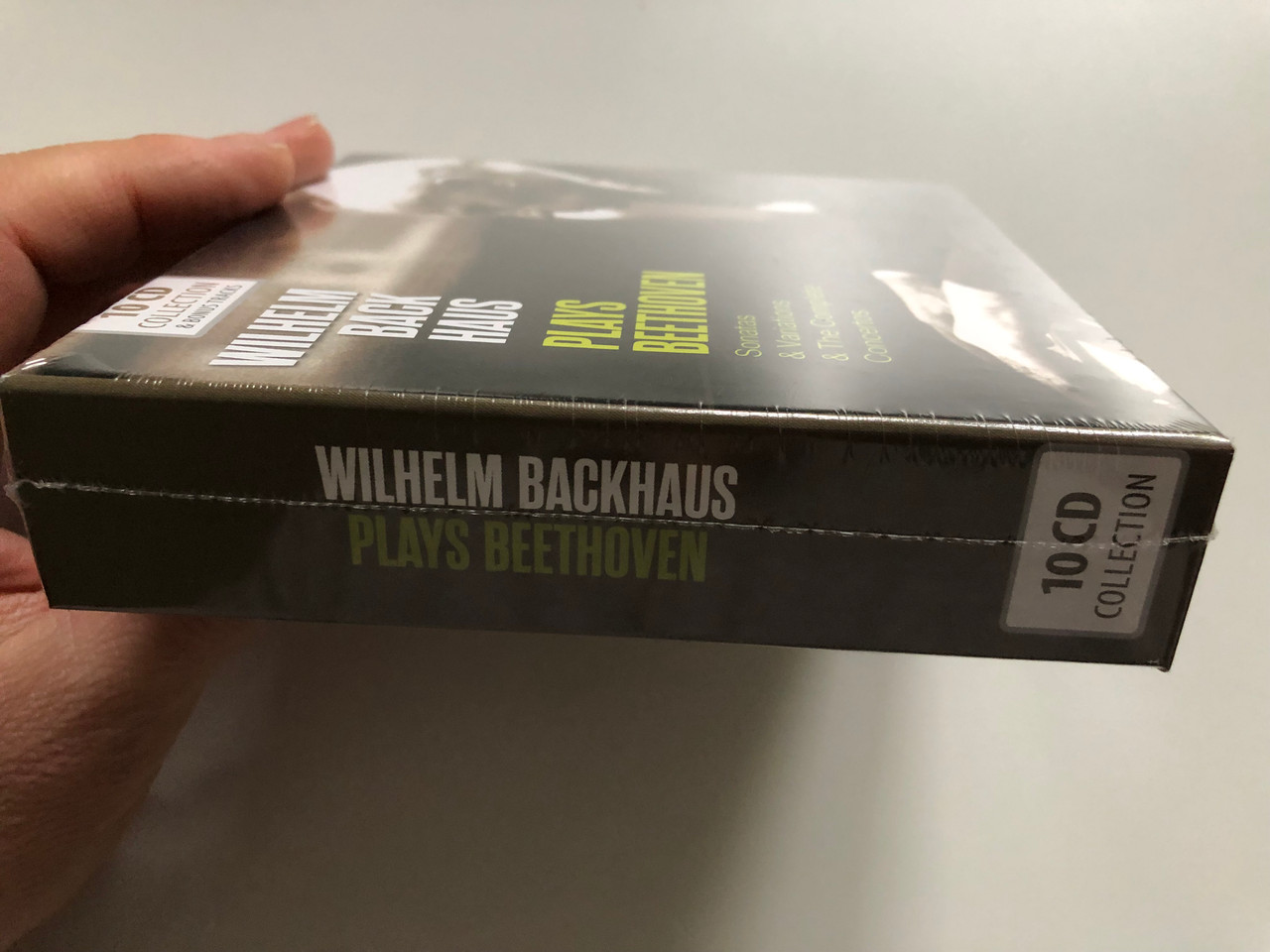 https://cdn10.bigcommerce.com/s-62bdpkt7pb/products/0/images/225898/Wilhelm_Backhaus_Plays_Beethoven_Sonatas_Variations_The_Complete_Concertos_Documents_10x_Audio_CD_Box_Set_600388_3__92875.1651209251.1280.1280.JPG?c=2&_gl=1*bur02y*_ga*MjA2NTIxMjE2MC4xNTkwNTEyNTMy*_ga_WS2VZYPC6G*MTY1MTIwNjM2MC4zNzMuMS4xNjUxMjA5MTAxLjE3