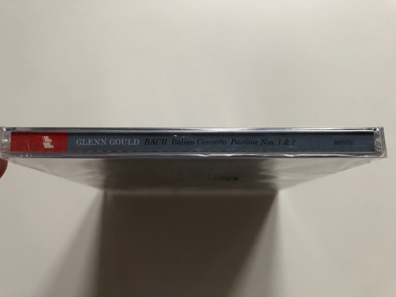 https://cdn10.bigcommerce.com/s-62bdpkt7pb/products/0/images/226296/Glenn_Gould_at_the_piano_-_Bach_Concerto_In_F_Major_Italian_Partita_No._1_In_B-Flat_Major_Partita_No._2_In_C_Minor_Glenn_Gould_Jubilee_Edition_Sony_Classical_Audio_CD_2007_88_3__99229.1651475717.1280.1280.JPG?c=2&_gl=1*f9ecxo*_ga*MjA2NTIxMjE2MC4xNTkwNTEyNTMy*_ga_WS2VZYPC6G*MTY1MTQ3MjA0OS4zNzYuMS4xNjUxNDc1NTI2LjU1