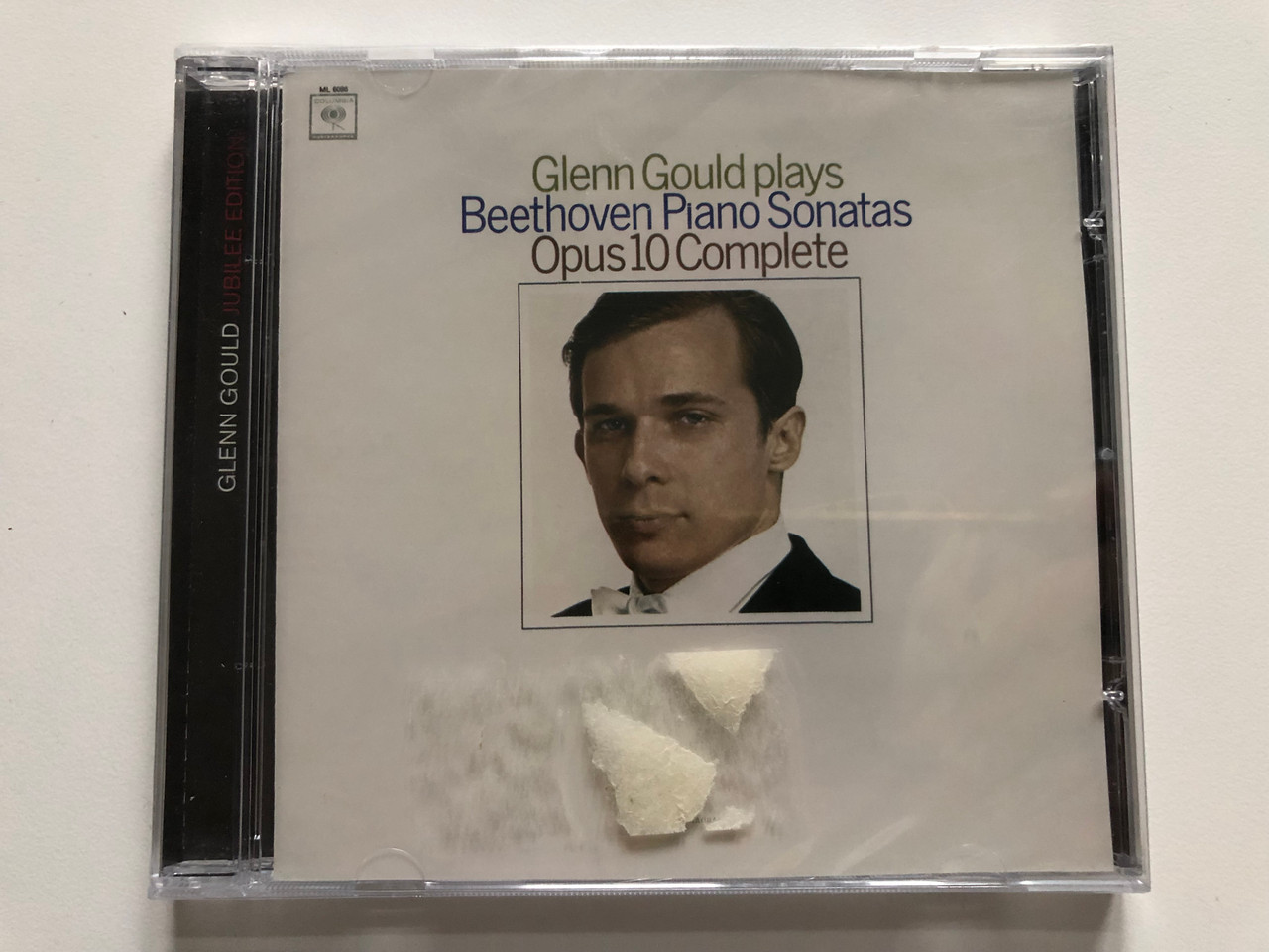https://cdn10.bigcommerce.com/s-62bdpkt7pb/products/0/images/226300/Glenn_Gould_plays_Beethoven_Piano_Sonatas_Opus_10_Complete_Glenn_Gould_Jubilee_Edition_Sony_BMG_Music_Entertainment_Audio_CD_2007_88697147952_1__58300.1651476929.1280.1280.JPG?c=2&_gl=1*wpmmy3*_ga*MjA2NTIxMjE2MC4xNTkwNTEyNTMy*_ga_WS2VZYPC6G*MTY1MTQ3MjA0OS4zNzYuMS4xNjUxNDc1ODU0LjMz