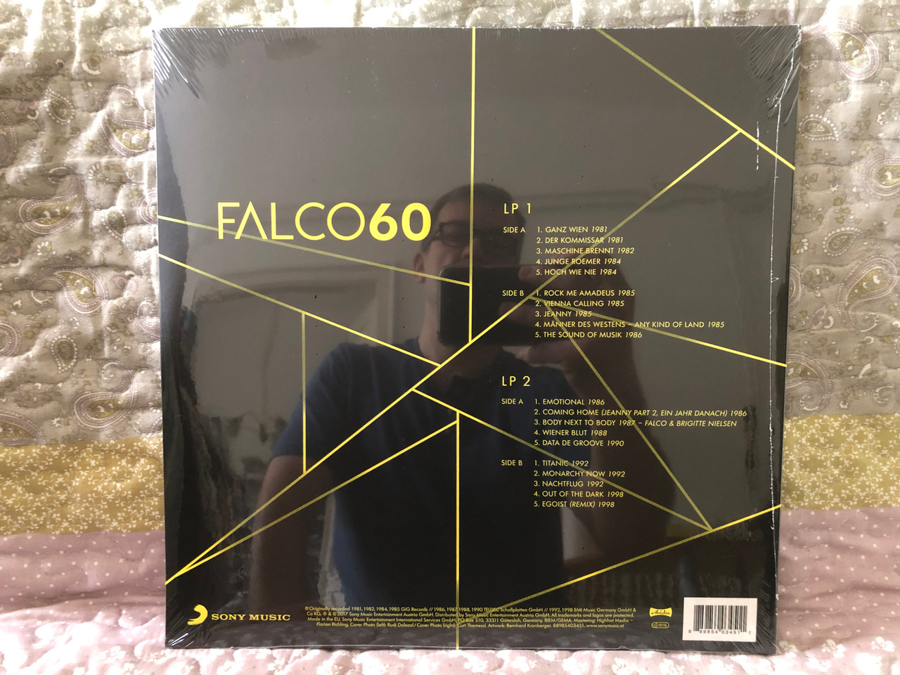 https://cdn10.bigcommerce.com/s-62bdpkt7pb/products/0/images/226789/Falco_Falco60_Sony_Music_2x_LP_88985403451_2__35171.1652071818.1280.1280.JPG?c=2&_gl=1*vrjr71*_ga*MjA2NTIxMjE2MC4xNTkwNTEyNTMy*_ga_WS2VZYPC6G*MTY1MjA3MDA3MS4zODcuMS4xNjUyMDcxNzA1LjU2