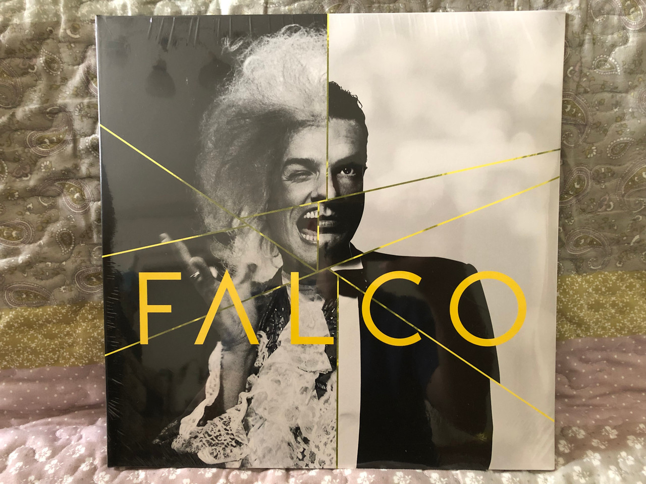 https://cdn10.bigcommerce.com/s-62bdpkt7pb/products/0/images/226790/Falco_Falco60_Sony_Music_2x_LP_88985403451_1__29880.1652071819.1280.1280.JPG?c=2&_gl=1*vrjr71*_ga*MjA2NTIxMjE2MC4xNTkwNTEyNTMy*_ga_WS2VZYPC6G*MTY1MjA3MDA3MS4zODcuMS4xNjUyMDcxNzA1LjU2
