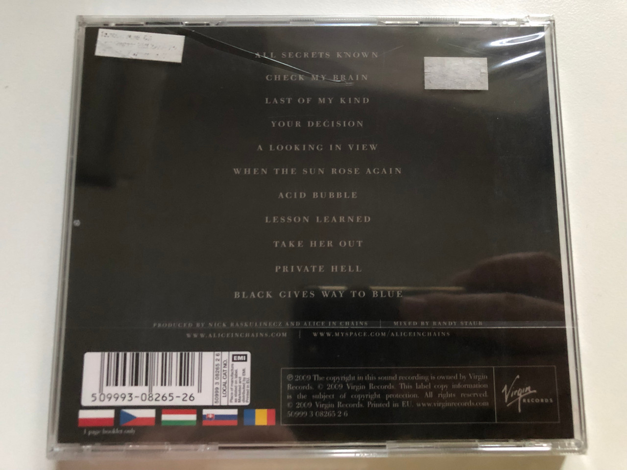 https://cdn10.bigcommerce.com/s-62bdpkt7pb/products/0/images/227018/Alice_In_Chains_Black_Gives_Way_To_Blue_Virgin_Audio_CD_2009_50999_3_08265_2_6_2__14804.1652162080.1280.1280.JPG?c=2&_gl=1*1nw27lt*_ga*MjA2NTIxMjE2MC4xNTkwNTEyNTMy*_ga_WS2VZYPC6G*MTY1MjE1NzAzOS4zODguMS4xNjUyMTYxOTQ3LjQ1