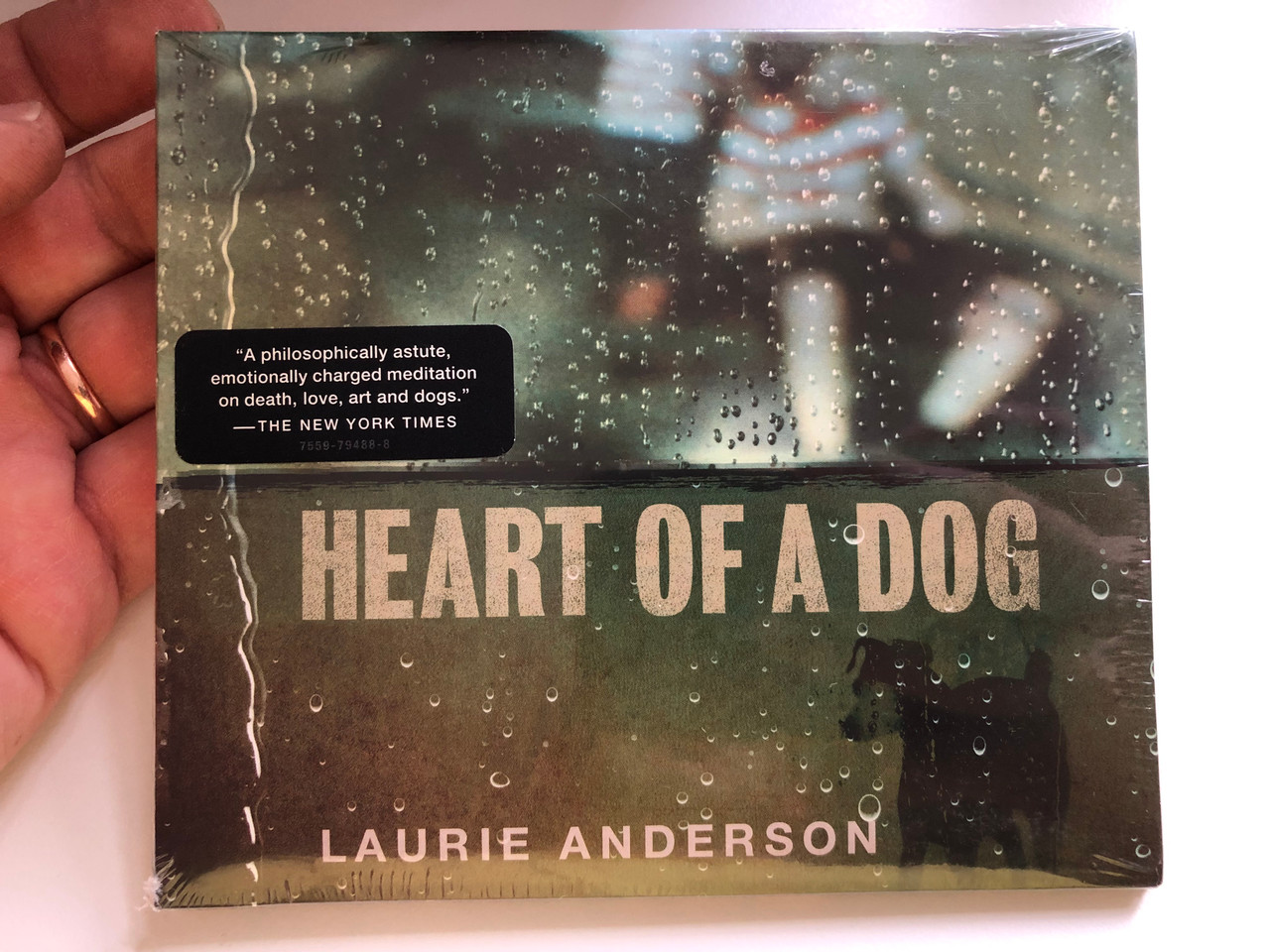 https://cdn10.bigcommerce.com/s-62bdpkt7pb/products/0/images/227222/Laurie_Anderson_Heart_Of_A_Dog_Nonesuch_Audio_CD_2015_7559-79488-8_1__14753.1652247847.1280.1280.JPG?c=2&_gl=1*renbay*_ga*MjA2NTIxMjE2MC4xNTkwNTEyNTMy*_ga_WS2VZYPC6G*MTY1MjI0NzQ2MS4zOTEuMS4xNjUyMjQ3NzI3LjQ3