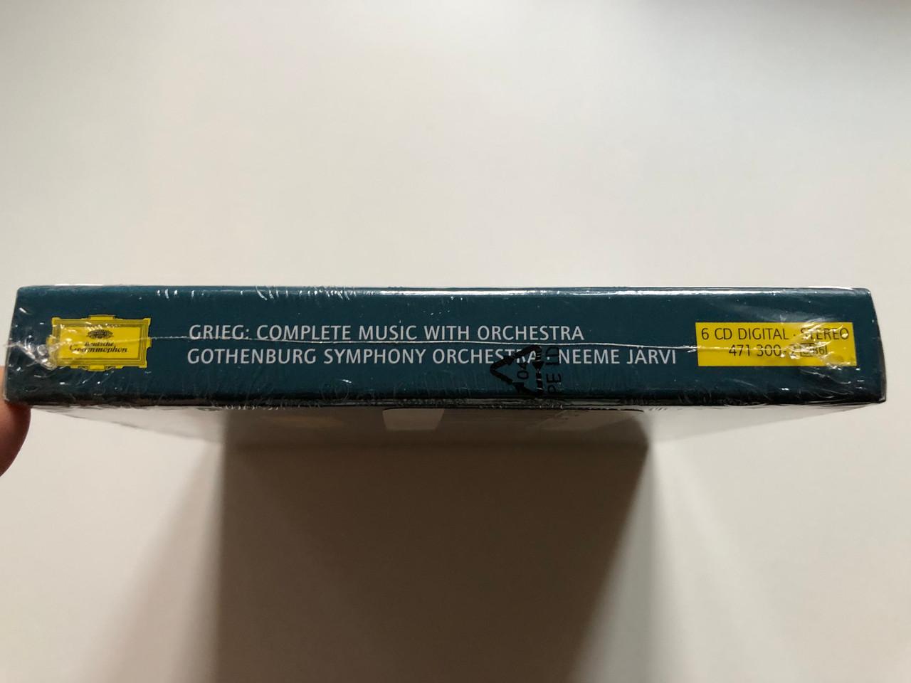 https://cdn10.bigcommerce.com/s-62bdpkt7pb/products/0/images/231113/Grieg_-_Complete_Music_With_Orchestra_-_Gothenburg_Symphony_Orchestra_Neeme_Jrvi_Collectors_Edition_Deutsche_Grammophon_6x_Audio_CD_Box_Set_Stereo_471_300-2_3__58042.1654186401.1280.1280.JPG?c=2&_gl=1*zbi7oo*_ga*MjA2NTIxMjE2MC4xNTkwNTEyNTMy*_ga_WS2VZYPC6G*MTY1NDE3Nzk5OS40MTkuMS4xNjU0MTg1ODk4LjQ1