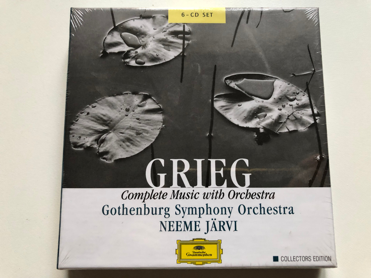 https://cdn10.bigcommerce.com/s-62bdpkt7pb/products/0/images/231114/Grieg_-_Complete_Music_With_Orchestra_-_Gothenburg_Symphony_Orchestra_Neeme_Jrvi_Collectors_Edition_Deutsche_Grammophon_6x_Audio_CD_Box_Set_Stereo_471_300-2_1__66652.1654186401.1280.1280.JPG?c=2&_gl=1*zbi7oo*_ga*MjA2NTIxMjE2MC4xNTkwNTEyNTMy*_ga_WS2VZYPC6G*MTY1NDE3Nzk5OS40MTkuMS4xNjU0MTg1ODk4LjQ1