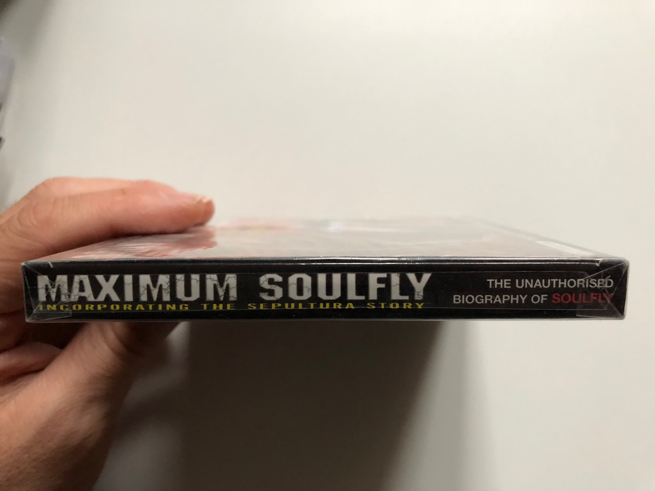 https://cdn10.bigcommerce.com/s-62bdpkt7pb/products/0/images/231192/The_Unauthorised_Biography_Of_Soulfly_-_Maximum_Soulfly_Incorporating_The_Sepulatura_Story_The_Ful_Story_With_Interviews_Free_Mini-Poster_Chrome_Dreams_Audio_CD_2001_ABCD_085_3__64617.1654194759.1280.1280.JPG?c=2&_gl=1*1jn3unm*_ga*MjA2NTIxMjE2MC4xNTkwNTEyNTMy*_ga_WS2VZYPC6G*MTY1NDE5NDE2My40MjAuMS4xNjU0MTk0NDg4LjU0
