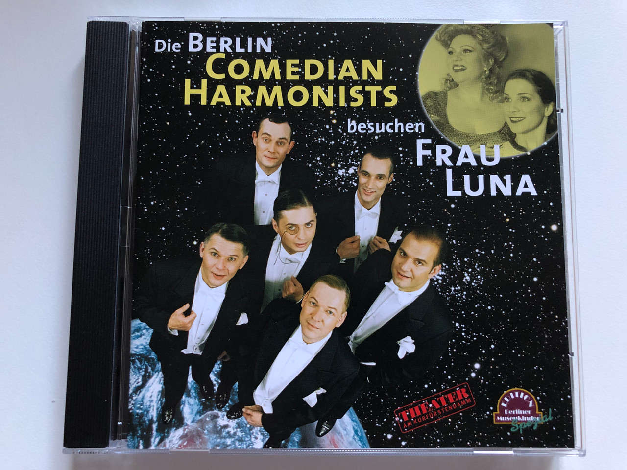 https://cdn10.bigcommerce.com/s-62bdpkt7pb/products/0/images/233991/Die_Berlin_Comedian_Harmonists_Besuchen_Frau_Luna_Duo-Phon-Records_Audio_CD_2006_06_18_3_1__00077.1655218473.1280.1280.JPG?c=2&_gl=1*18ipfja*_ga*MjA2NTIxMjE2MC4xNTkwNTEyNTMy*_ga_WS2VZYPC6G*MTY1NTIxNzA3Mi40MzQuMS4xNjU1MjE4MDYxLjUy