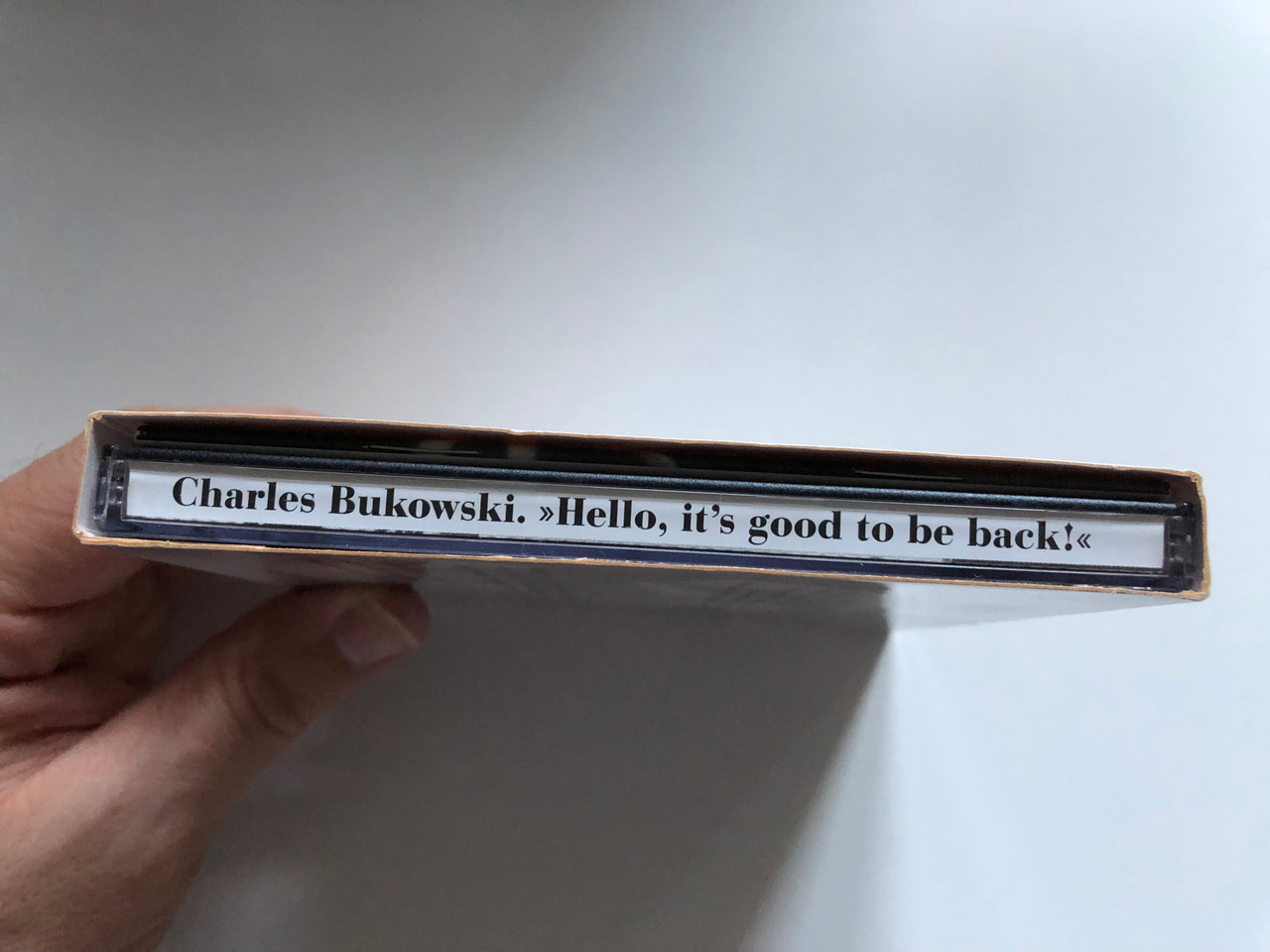https://cdn10.bigcommerce.com/s-62bdpkt7pb/products/0/images/234045/Charles_Bukowski_Hello_Its_Good_To_Be_Back_-_Hamburger_Markthalle._18._Mai_1978_Zweitausendeins_Audio_CD_2007_230_068_3__45996.1655222517.1280.1280.JPG?c=2&_gl=1*1mjlsns*_ga*MjA2NTIxMjE2MC4xNTkwNTEyNTMy*_ga_WS2VZYPC6G*MTY1NTIxNzA3Mi40MzQuMS4xNjU1MjIyNTE2LjYw