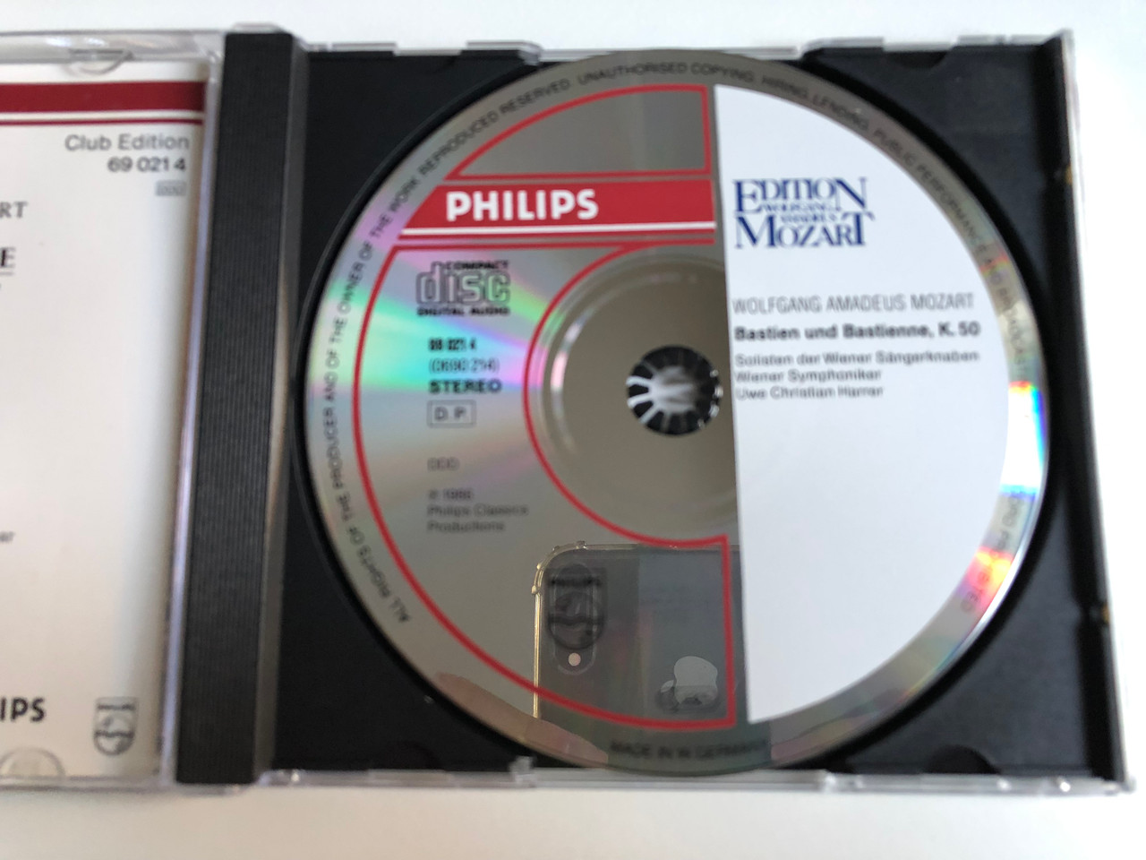 https://cdn10.bigcommerce.com/s-62bdpkt7pb/products/0/images/234606/Mozart_Bastien_und_Bastienne_Soloists_from_Wiener_Sangerknaben_Wiener_Symphoniker_Uwe_Christian_Harrer_Philips_Audio_CD_1986_Stereo_69_021_4_3__55913.1655388248.1280.1280.JPG?c=2&_gl=1*1l883ve*_ga*MjA2NTIxMjE2MC4xNTkwNTEyNTMy*_ga_WS2VZYPC6G*MTY1NTM4MzgxNS40MzkuMS4xNjU1Mzg3OTI4LjUz