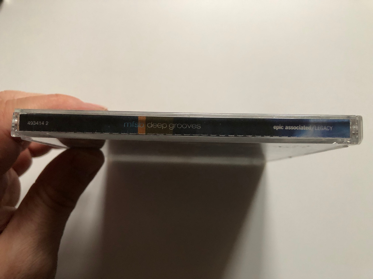 https://cdn10.bigcommerce.com/s-62bdpkt7pb/products/0/images/235022/MFSB_Deep_Grooves_Legacys_Rhythm_Soul_Series_Epic_Associated_Audio_CD_1999_493414_2_3__84603.1655730504.1280.1280.JPG?c=2&_gl=1*1j7s23k*_ga*MjA2NTIxMjE2MC4xNTkwNTEyNTMy*_ga_WS2VZYPC6G*MTY1NTcyNzYxOC40NDMuMS4xNjU1NzMwNDgyLjYw