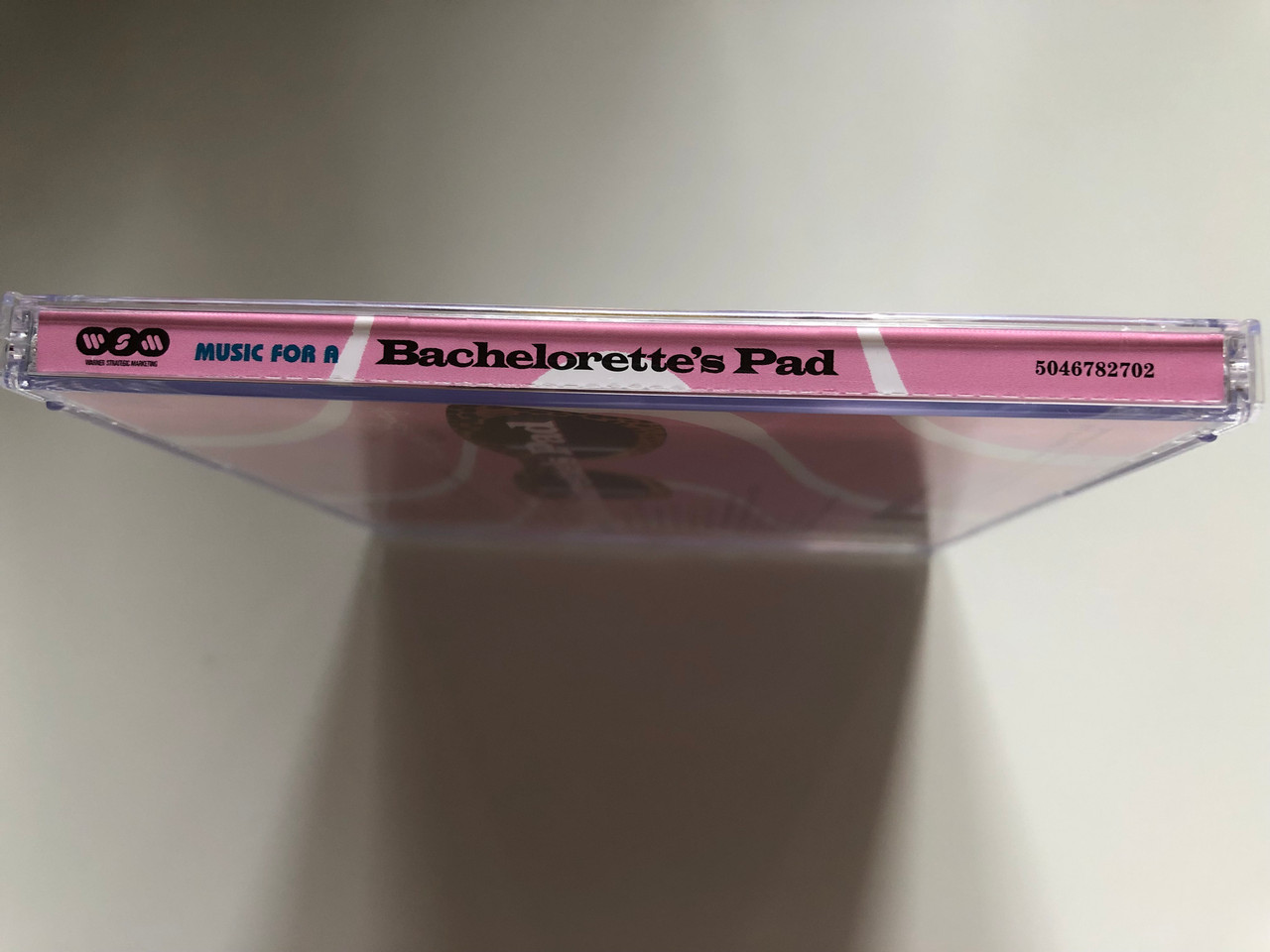 https://cdn10.bigcommerce.com/s-62bdpkt7pb/products/0/images/235587/Music_For_A_Bachelorettes_Pad_Swinging_Lounge_Tunes_From_The_Atlantic_And_Warner_Vaults_-_The_Leopard_Lounge_Presents_Warner_Jazz_Audio_CD_2005_5046782702_3__74377.1656045758.1280.1280.JPG?c=2&_gl=1*11opg22*_ga*MjA2NTIxMjE2MC4xNTkwNTEyNTMy*_ga_WS2VZYPC6G*MTY1NjA0NDk4Mi40NTEuMS4xNjU2MDQ1NjMwLjUw
