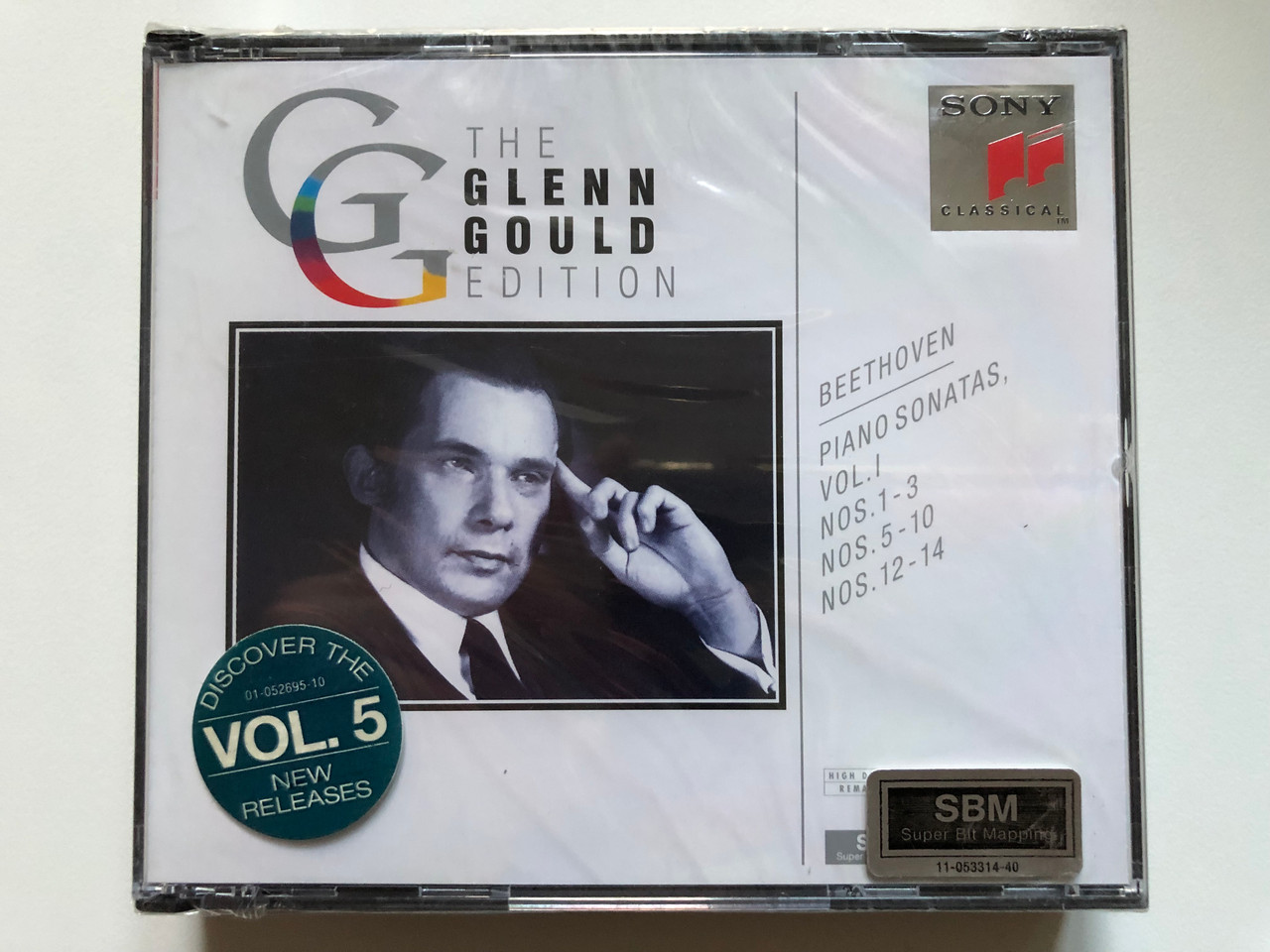 https://cdn10.bigcommerce.com/s-62bdpkt7pb/products/0/images/236228/The_Glenn_Gould_Edition_Beethoven_-_Piano_Sonatas_Vol._I_Nos._13_Nos._510_Nos._1214_Sony_Classical_3x_Audio_CD_1994_SM3K_52638_1__17167.1656561591.1280.1280.JPG?c=2&_gl=1*1dc25ep*_ga*MjA2NTIxMjE2MC4xNTkwNTEyNTMy*_ga_WS2VZYPC6G*MTY1NjU1ODE2My40NTkuMS4xNjU2NTYxMTU3LjM5