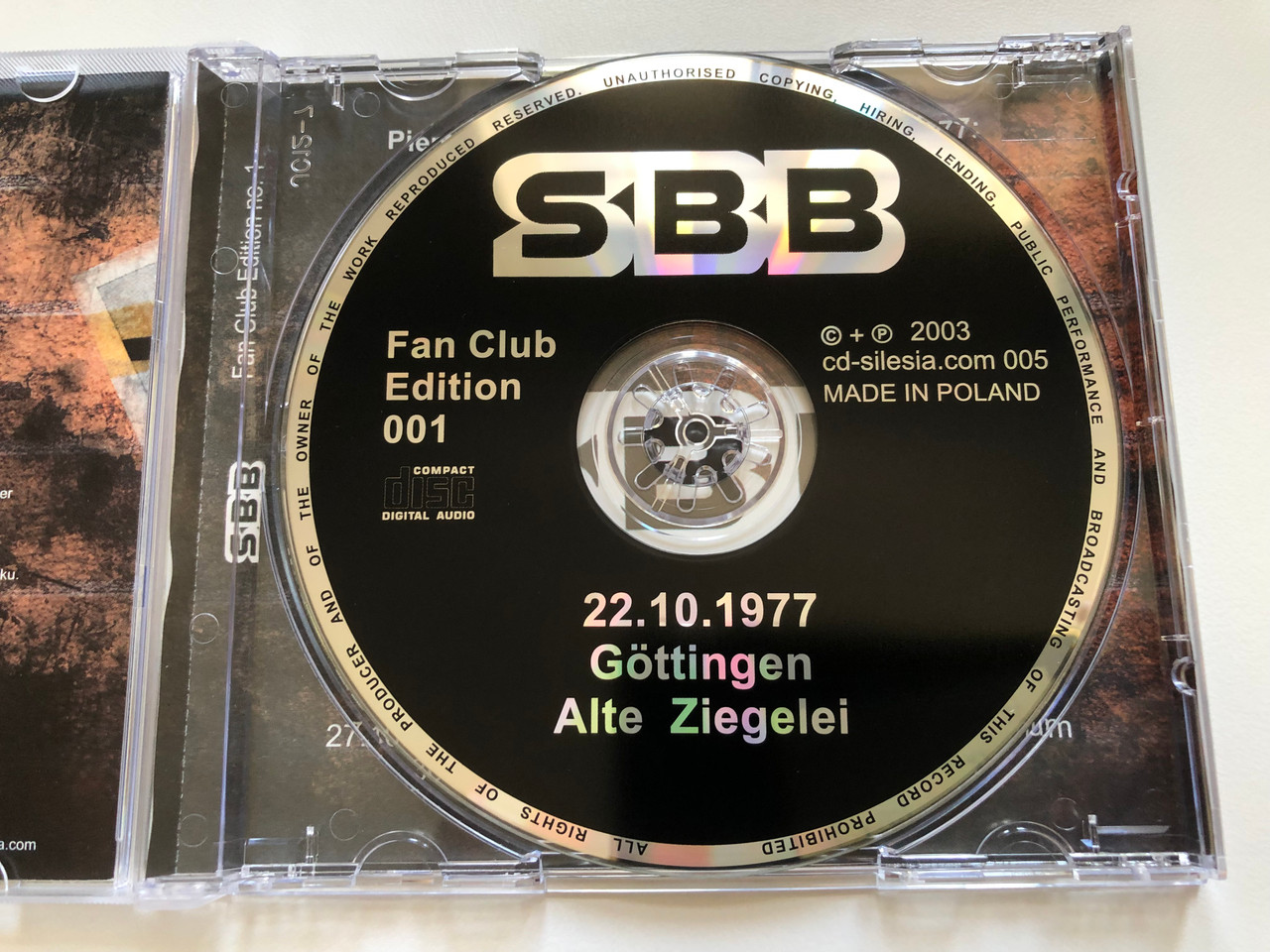 https://cdn10.bigcommerce.com/s-62bdpkt7pb/products/0/images/237287/SBB_22.10.1977_Gttingen_Alte_Ziegelei_lska_Witryna_Muzyczna_Audio_CD_2004_CD_005_3__77997.1657121868.1280.1280.JPG?c=2&_gl=1*z8kz9w*_ga*MjA2NTIxMjE2MC4xNTkwNTEyNTMy*_ga_WS2VZYPC6G*MTY1NzExMTk2MS40NjguMS4xNjU3MTIxNzMyLjE.