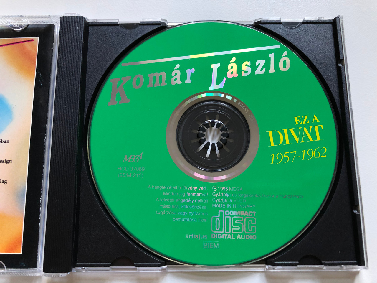 https://cdn10.bigcommerce.com/s-62bdpkt7pb/products/0/images/237878/Komr_Lszl_Ez_A_Divat_1957-1962_Mambo_Italiano_H_Taxi_Taln_Egy_Perc_Alatt_Reszket_A_Hold_Isztanbulban..._Melodie_Damour_Mega_Audio_CD_1995_HCD_37069_3__12045.1657300683.1280.1280.JPG?c=2&_gl=1*xgv11v*_ga*MjA2NTIxMjE2MC4xNTkwNTEyNTMy*_ga_WS2VZYPC6G*MTY1NzMwMDM2Ni40NzUuMC4xNjU3MzAwMzY2LjYw
