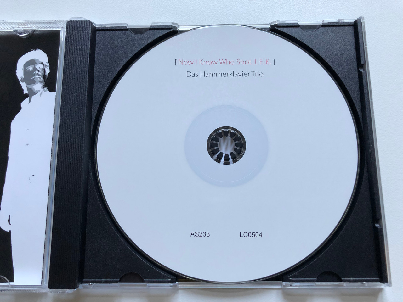 https://cdn10.bigcommerce.com/s-62bdpkt7pb/products/0/images/245353/Das_Hammerklavier_Trio_Now_I_Know_Who_Shot_J.F.K._Altrisuoni_Audio_CD_AS233_3__53763.1659536265.1280.1280.JPG?c=2&_gl=1*vbls2r*_ga*MjA2NTIxMjE2MC4xNTkwNTEyNTMy*_ga_WS2VZYPC6G*MTY1OTUzMjUwNS41MTEuMS4xNjU5NTM2MTI2LjU1