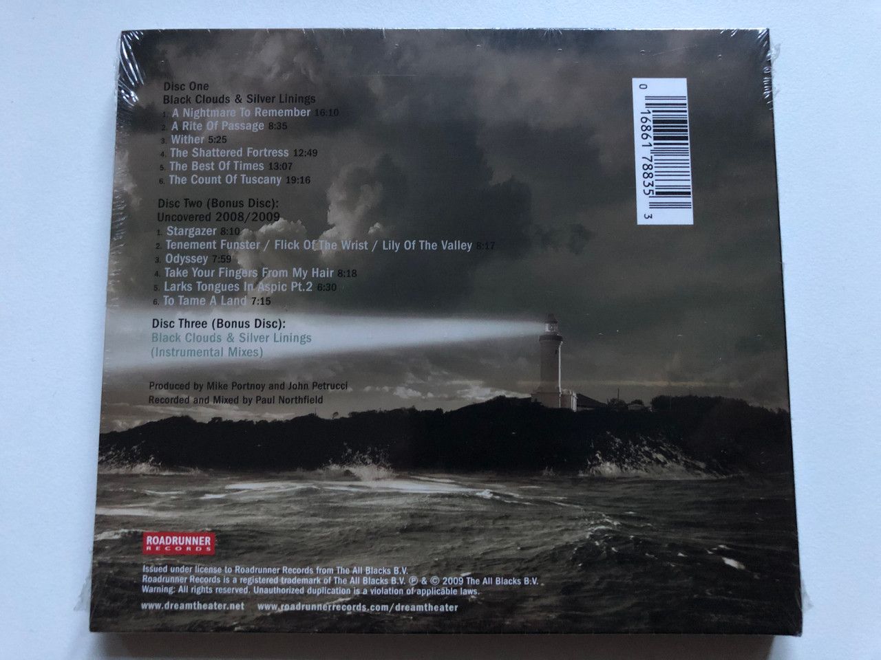 https://cdn10.bigcommerce.com/s-62bdpkt7pb/products/0/images/248790/Dream_Theater_Black_Clouds_Silver_Linings_3_CD_Deluxe_Edition_includes_6_Newly_Recorded_Cover_Songs_Instrumental_Mixes_of_the_Entire_Album._Expanded_Artwork_Roadrunner_Records_Audio_C__58391.1660751061.1280.1280.JPG?c=2&_gl=1*138ikzz*_ga*MjA2NTIxMjE2MC4xNTkwNTEyNTMy*_ga_WS2VZYPC6G*MTY2MDc0NjA3MS41MzAuMS4xNjYwNzUxMDg2LjYwLjAuMA..