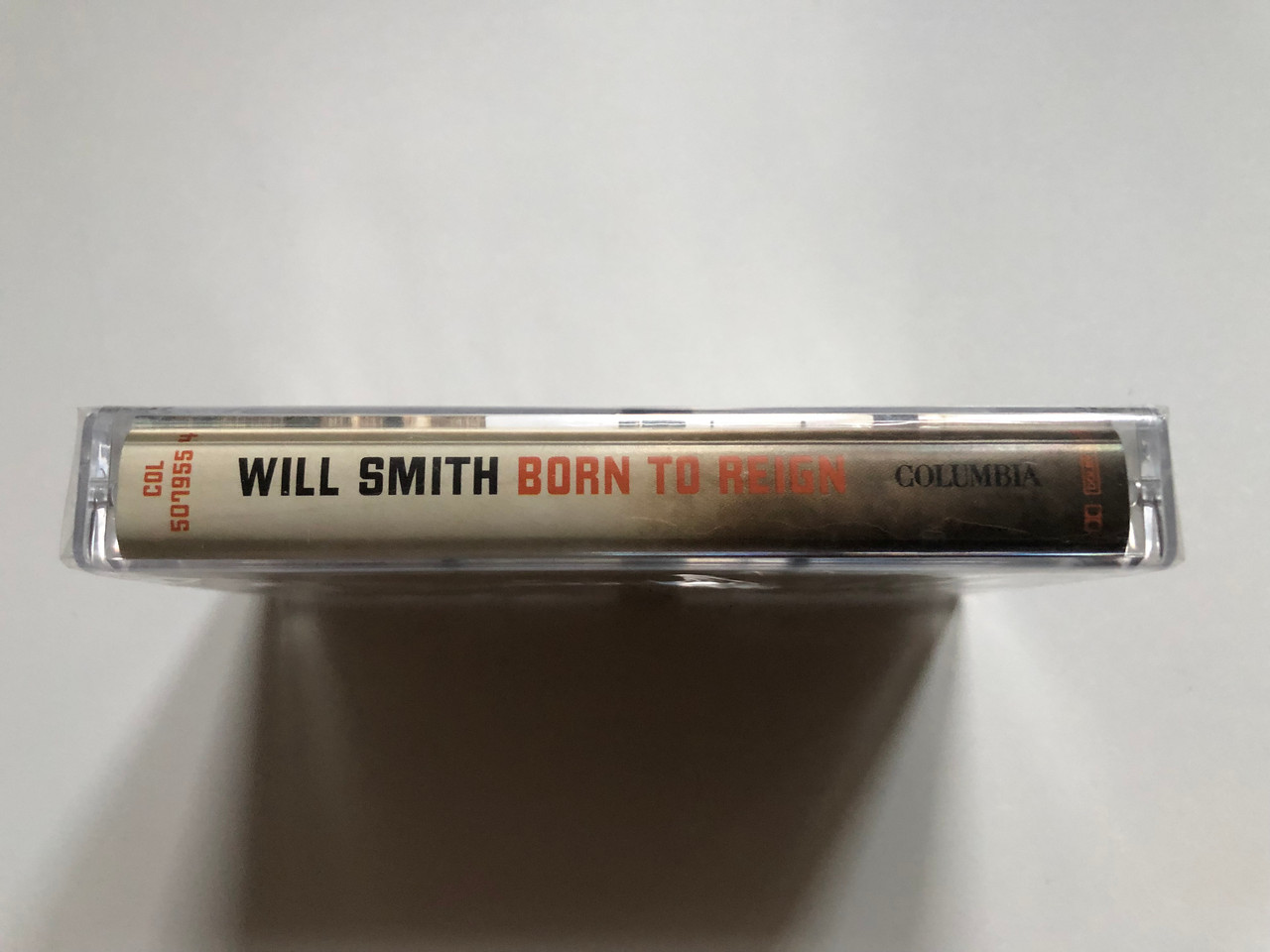 https://cdn10.bigcommerce.com/s-62bdpkt7pb/products/0/images/249872/Will_Smith_Born_To_Reign_Introducing_Tra-Knox_Columbia_Audio_Cassette_2002_COL_507955_4_3__29914.1661150683.1280.1280.JPG?c=2&_gl=1*2qfw9n*_ga*MjA2NTIxMjE2MC4xNTkwNTEyNTMy*_ga_WS2VZYPC6G*MTY2MTE1MDA1NS41MzMuMS4xNjYxMTUwNTc5LjM5LjAuMA..