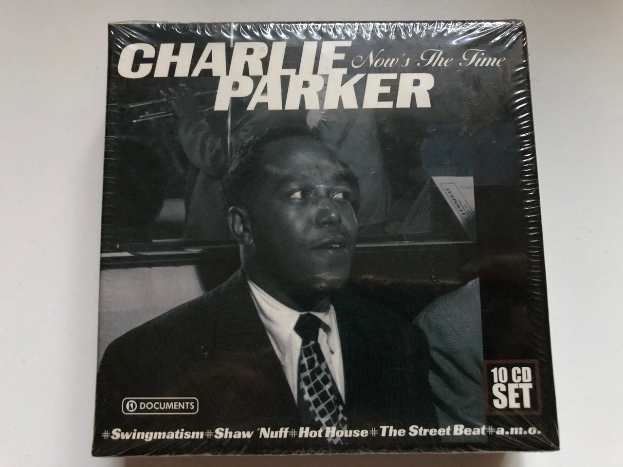 https://cdn10.bigcommerce.com/s-62bdpkt7pb/products/0/images/253551/Charlie_Parker_Nows_The_Time_Swingmatism_Shaw_Nuff_Hot_House_The_Street_Beat_a._m._o._Documents_10x_Audio_CD_Box_Set_222921-321_1__70308.1663570033.1280.1280.JPG?c=2&_gl=1*1r37oed*_ga*MjA2NTIxMjE2MC4xNTkwNTEyNTMy*_ga_WS2VZYPC6G*MTY2MzU2Njc3MC41NTEuMS4xNjYzNTY5NzM4LjU3LjAuMA..