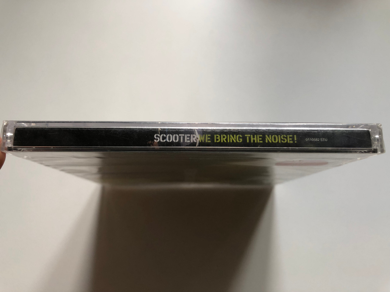 https://cdn10.bigcommerce.com/s-62bdpkt7pb/products/0/images/254087/Scooter_We_Bring_The_Noise_Limited_Edition_incl._2_videos_of_Posse_Need_You_On_The_Floor_Sheffield_Tunes_Audio_CD_2001_0110582_STU_3__70524.1663831350.1280.1280.JPG?c=2&_gl=1*7nxmzn*_ga*MjA2NTIxMjE2MC4xNTkwNTEyNTMy*_ga_WS2VZYPC6G*MTY2MzgyNjg3OC41NTcuMS4xNjYzODMwOTQwLjMwLjAuMA..
