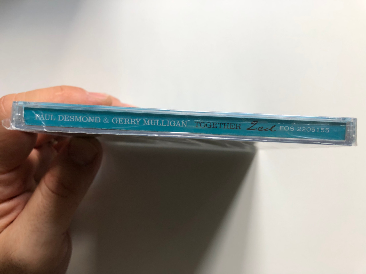 https://cdn10.bigcommerce.com/s-62bdpkt7pb/products/0/images/254272/Paul_Desmond_Gerry_Mulligan_-_Together_Factory_Of_Sounds_2x_Audio_CD_2018_FOS_2205155_3__37093.1663936527.1280.1280.JPG?c=2&_gl=1*q2iwr8*_ga*MjA2NTIxMjE2MC4xNTkwNTEyNTMy*_ga_WS2VZYPC6G*MTY2MzkzNjM1OS41NjEuMS4xNjYzOTM2MzgxLjM4LjAuMA..