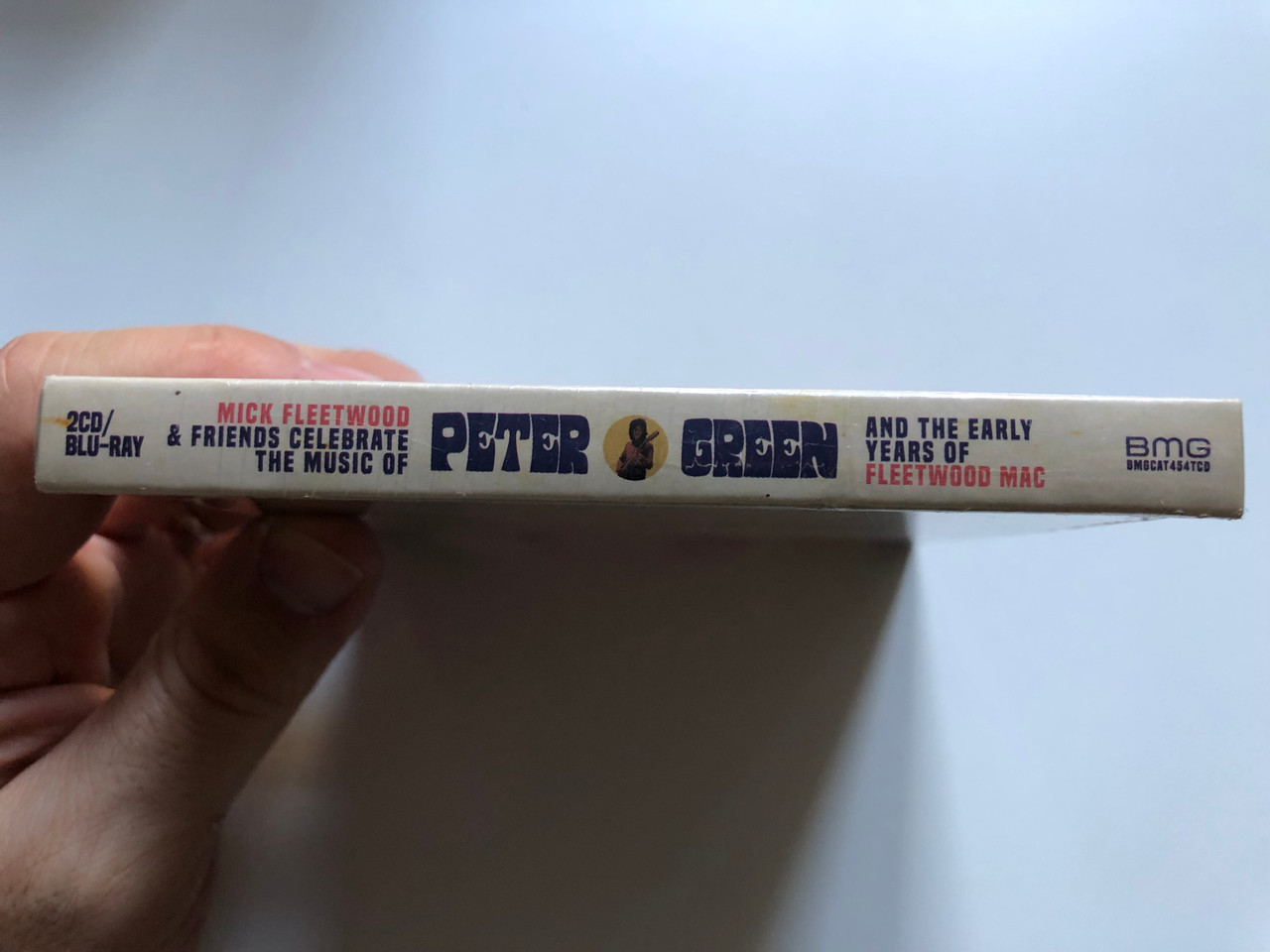 https://cdn10.bigcommerce.com/s-62bdpkt7pb/products/0/images/254553/Mick_Fleetwood_Friends_Celebrate_The_Music_Of_Peter_Green_And_The_Early_Years_Of_Fleetwood_Mac_With_Dave_Bronze_Neil_Pinn_Noel_Gallagher_Billy_Gibbons_David_Gilmour_Kirk_Hammett_B_3__98073.1664212624.1280.1280.JPG?c=2&_gl=1*71kbr4*_ga*MjA2NTIxMjE2MC4xNTkwNTEyNTMy*_ga_WS2VZYPC6G*MTY2NDIxMTMzMS41NjUuMS4xNjY0MjEyMjU1LjIzLjAuMA..