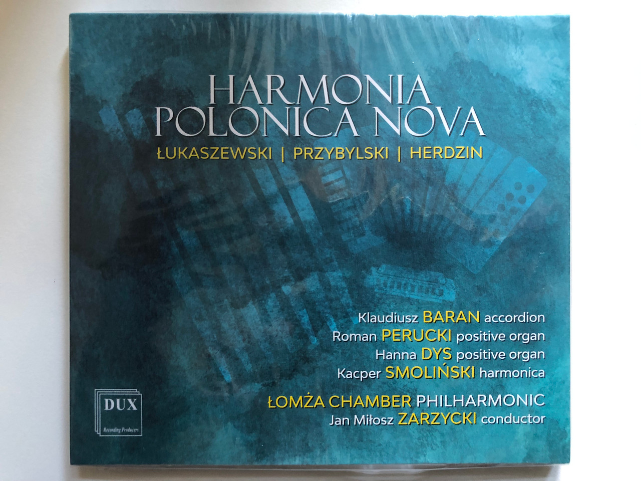 https://cdn10.bigcommerce.com/s-62bdpkt7pb/products/0/images/255192/Harmonia_Polonica_Nova_-_Lukaszewski_Przybylski_Herdzin_Klaudiusz_Baran_accordion_Roman_Perucki_positive_organ_Hanna_Dys_positive_organ_Kacper_Smolinski_harmonica_DUX_Recordin_1__28063.1664547876.1280.1280.JPG?c=2&_gl=1*ep6m89*_ga*MjA2NTIxMjE2MC4xNTkwNTEyNTMy*_ga_WS2VZYPC6G*MTY2NDU0Mzc2NC41NzcuMS4xNjY0NTQ3NjY3LjQ0LjAuMA..